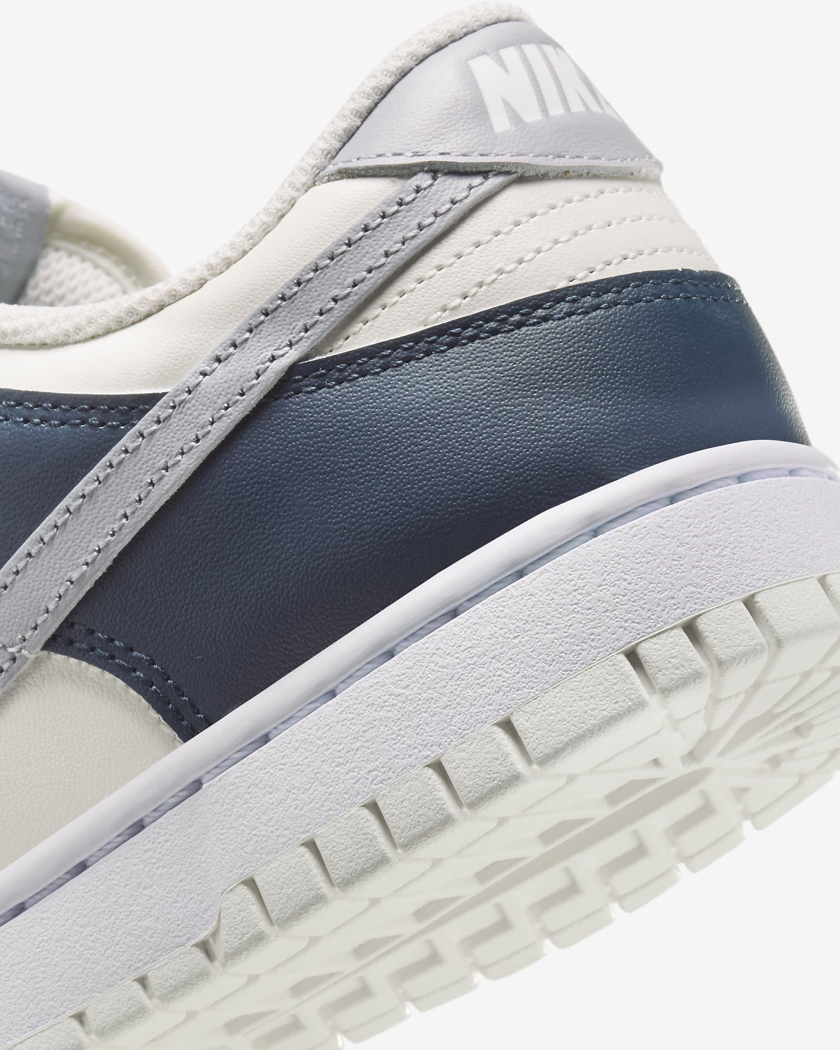 Buty damskie Nike Dunk Low - Sail/Biel/Armory Navy/Wolf Grey