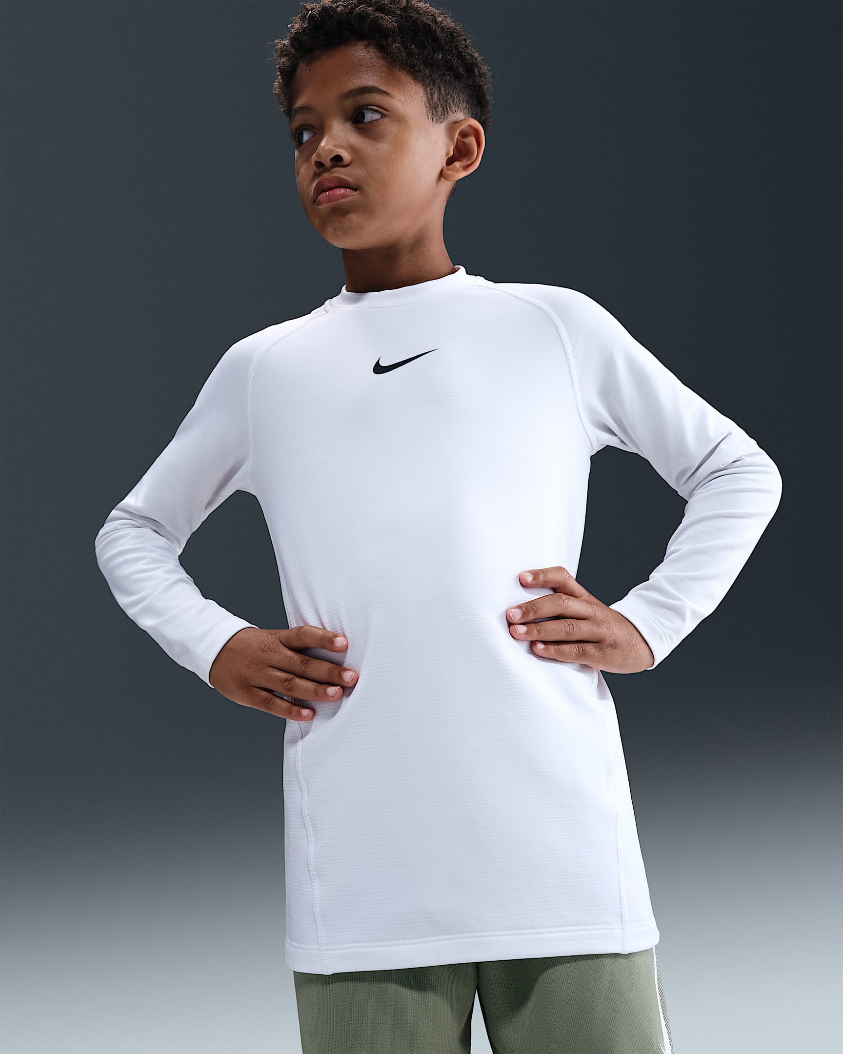 Playera de cuello redondo y manga larga Dri-FIT para niño talla grande Nike Pro - Blanco/Negro