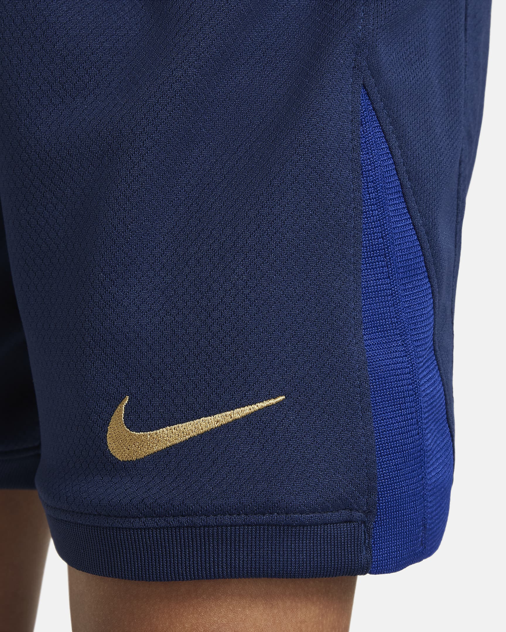 FC Barcelona 2024/25 Stadium (hjemmedrakt) Nike Football Replica draktsett i tre deler til små barn - Deep Royal Blue/Noble Red/Midnight Navy/Club Gold