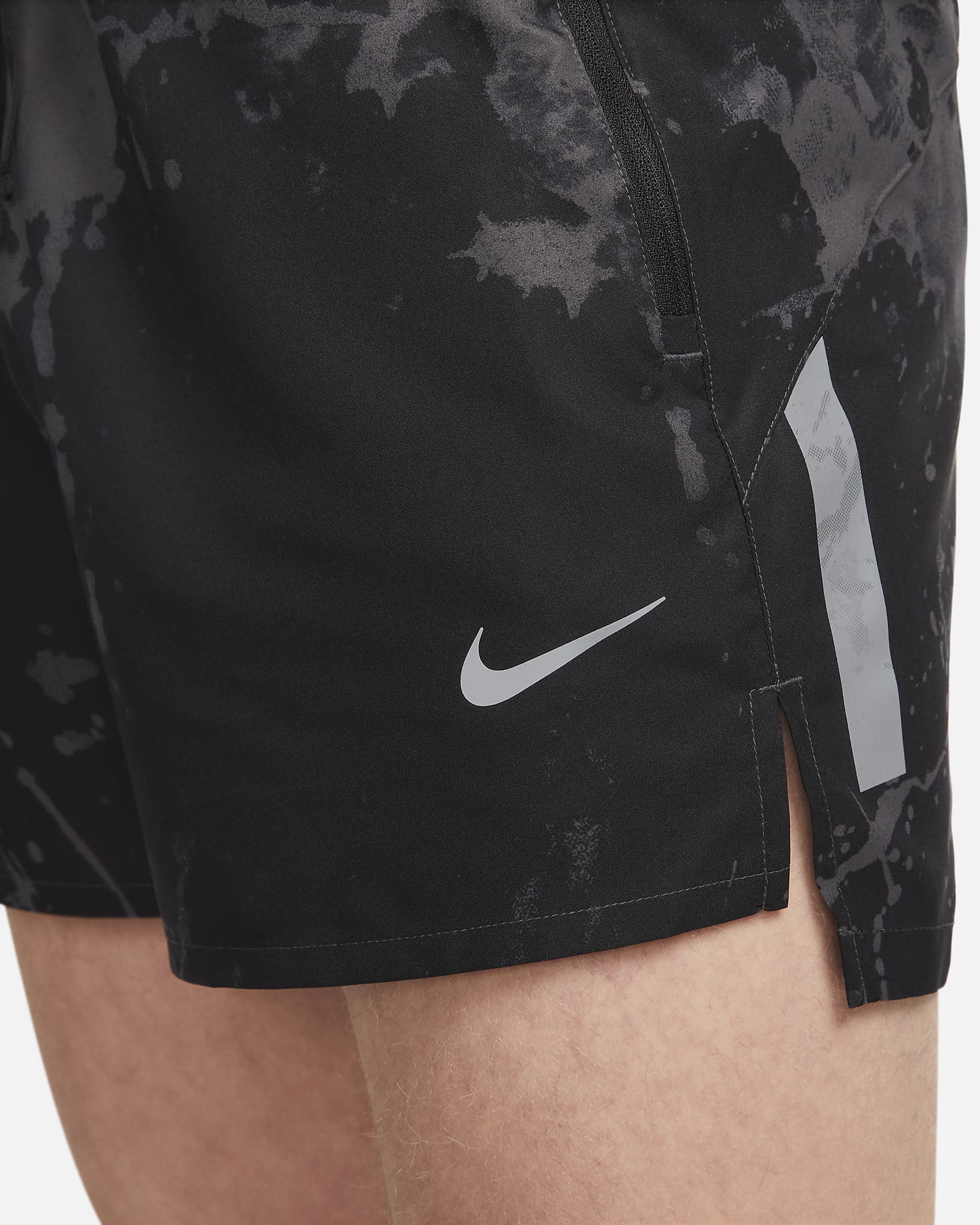 Nike Dri-FIT Run Division Stride Men's 4" Brief-Lined Running Shorts - Black