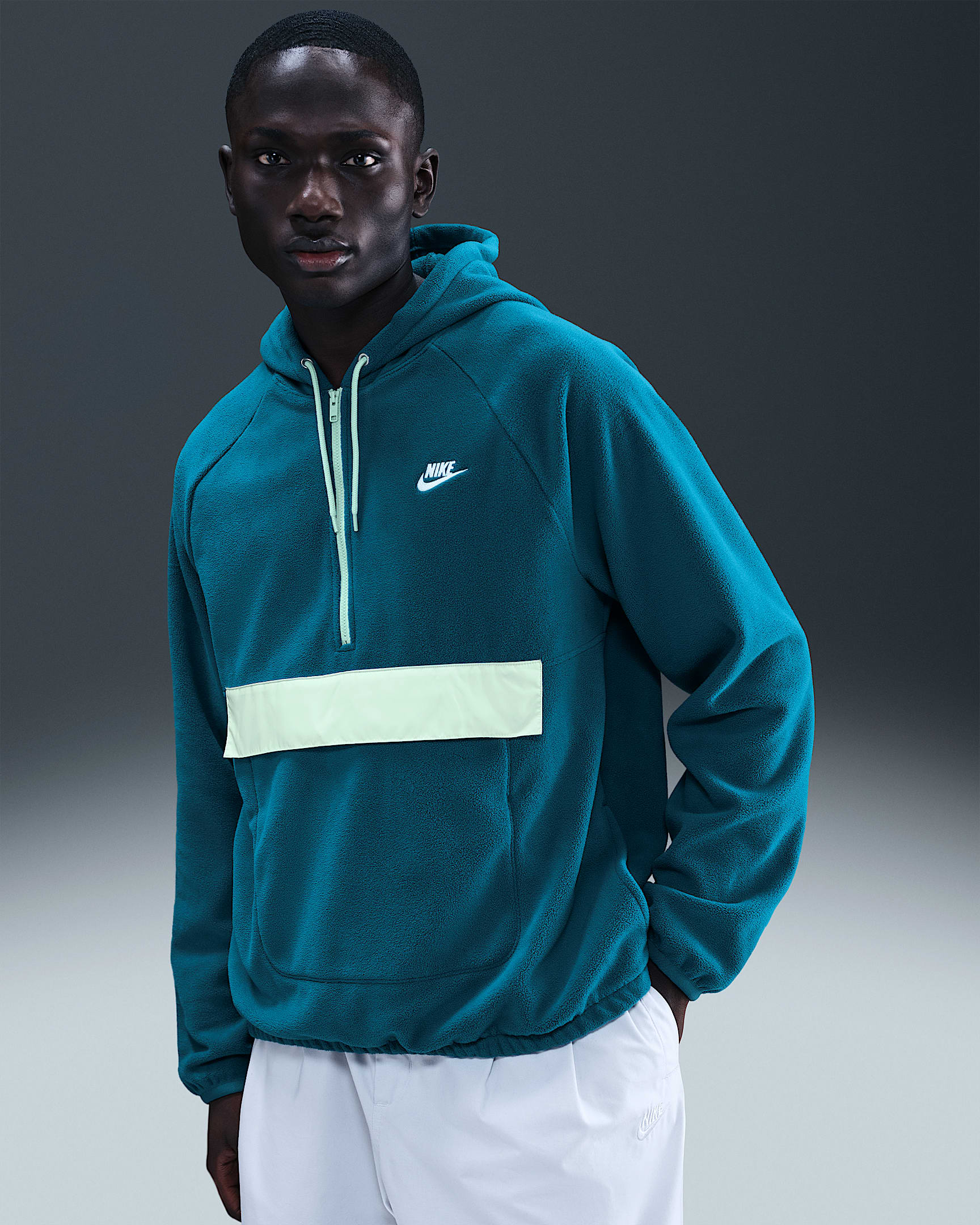 Nike Sportswear Club Men's Winterized Top - Green Abyss/Mint Foam/White