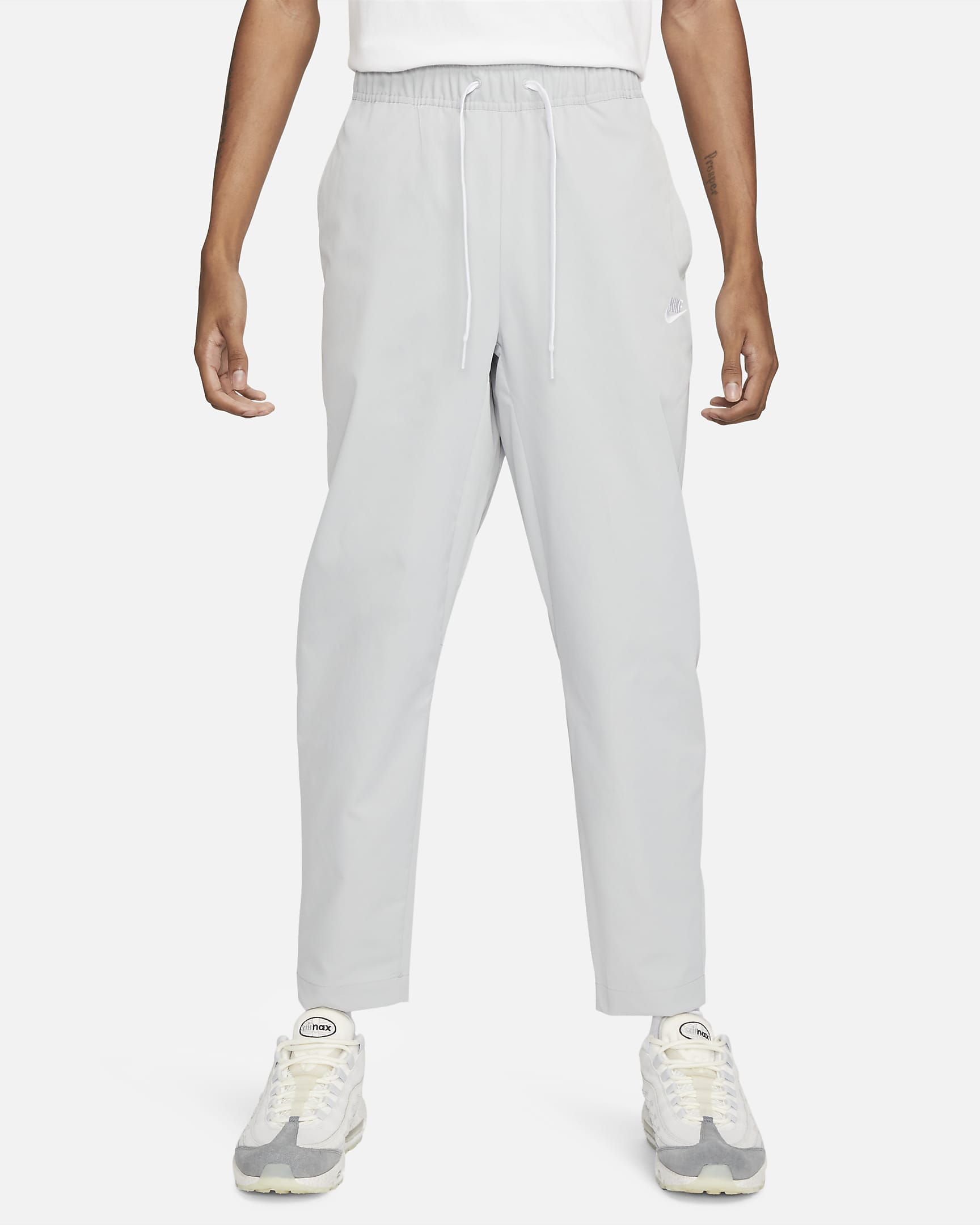 Nike Club Men's Woven TaperedLeg Trousers. Nike AU