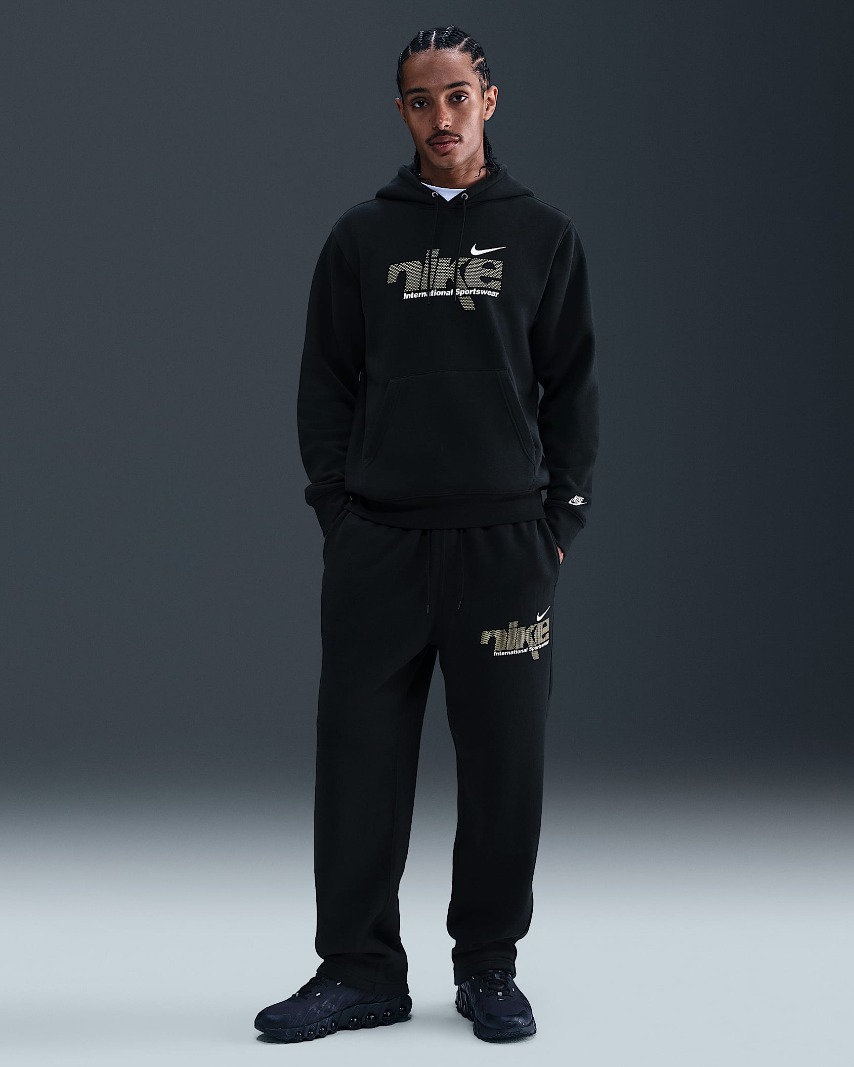 Pants con cordón elástico para hombre Nike Sportswear Club - Negro/Oro metalizado