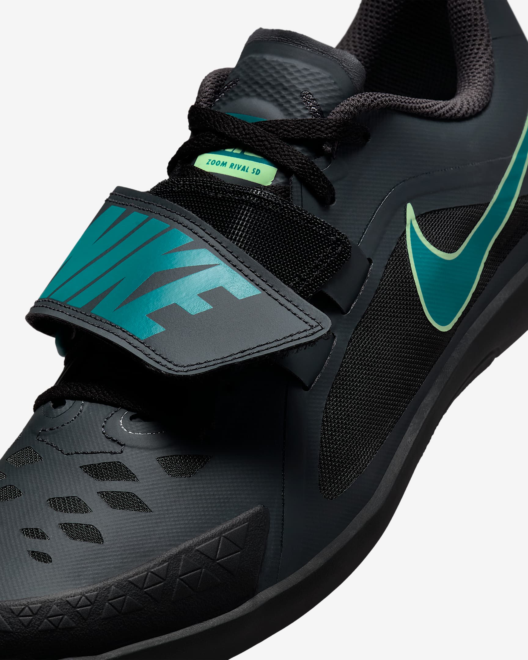 womens nike throwing shoes