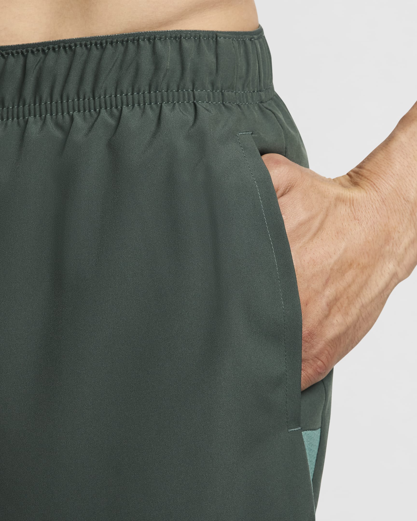 Nike Challenger Dri-FIT hardloopshorts met binnenbroek voor heren (18 cm) - Vintage Green/Bicoastal/Zwart