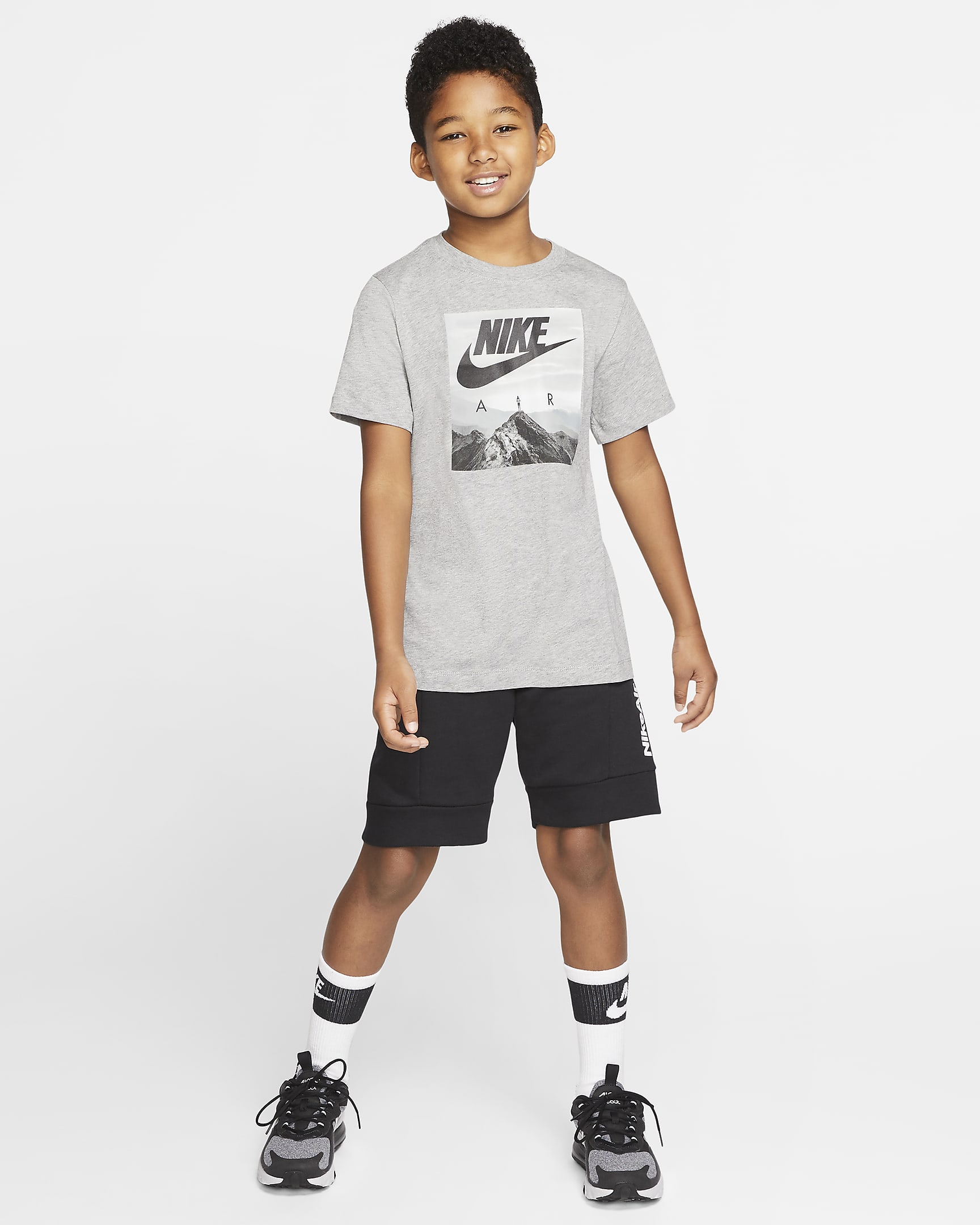 Nike Air Older Kids' (Boys') T-Shirt. Nike CH
