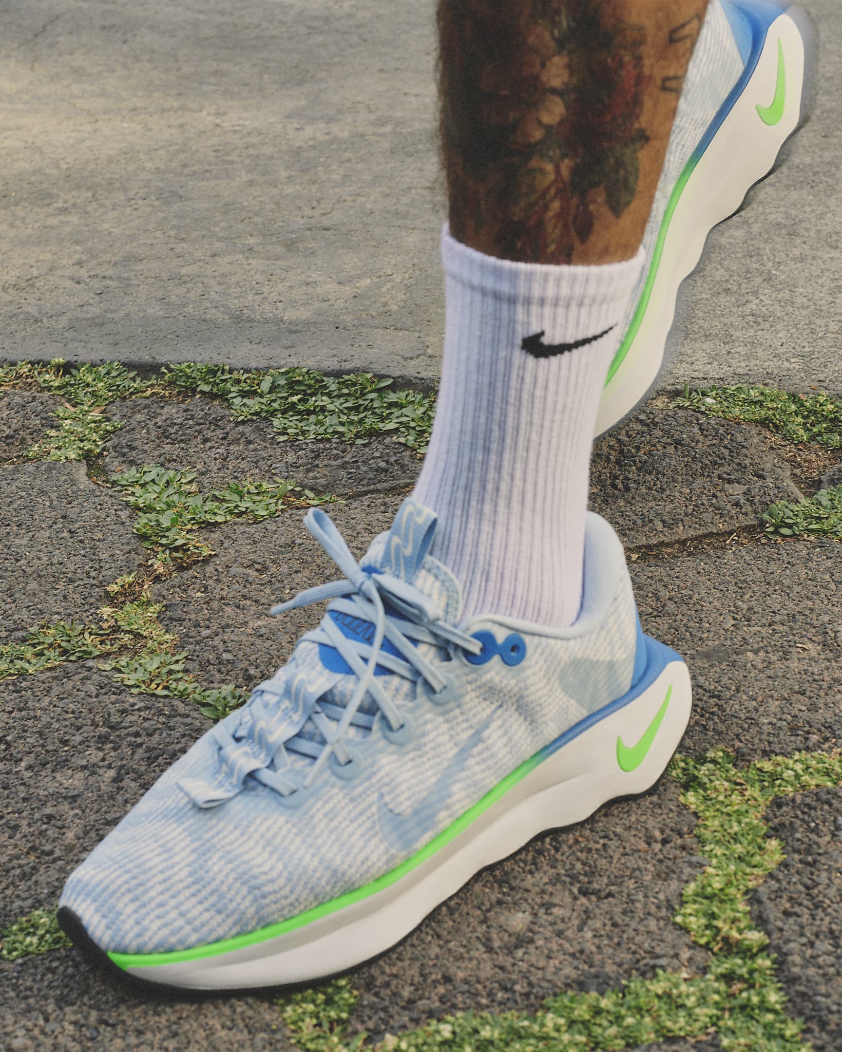 Nike Motiva Men's Walking Shoes - Light Armory Blue/Platinum Tint/Star Blue/Green Strike