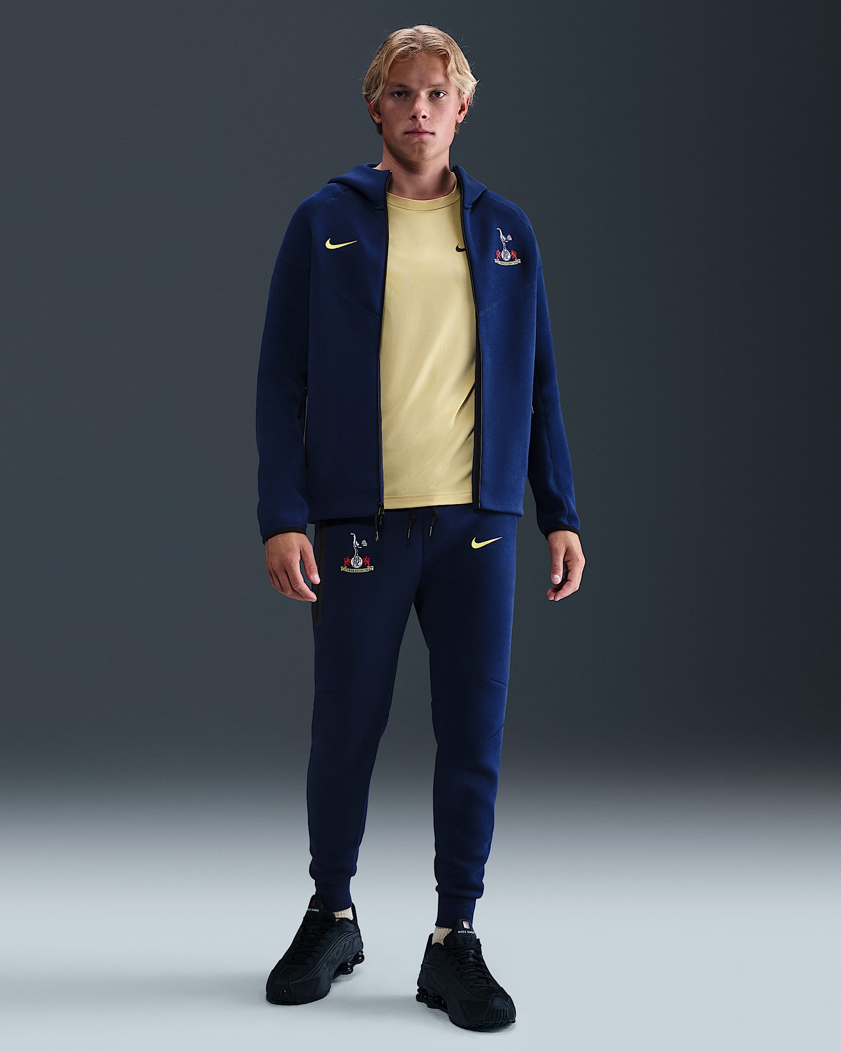 Tottenham Hotspur Tech Nike Total 90 fotballjoggebukse i fleece til herre - Blue Void/Dynamic Yellow