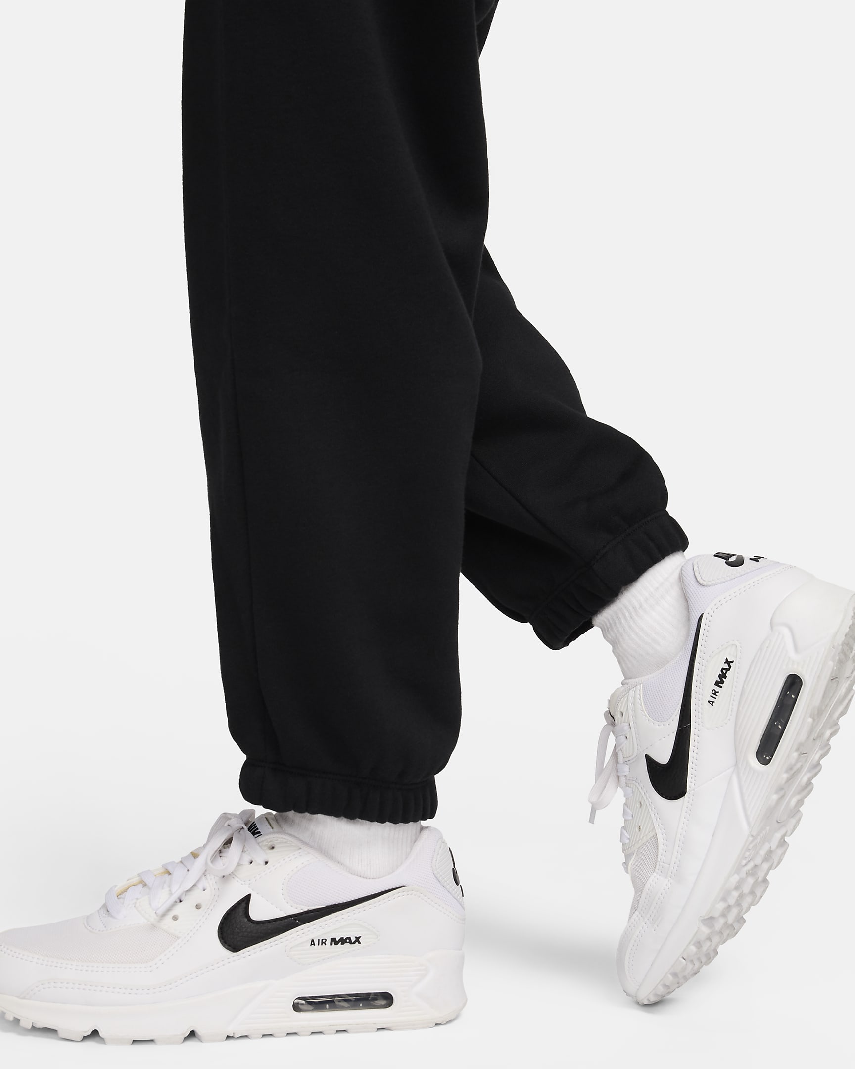 Nike Sportswear Club Fleece Women's Mid-Rise Oversized Cargo Tracksuit Bottoms - Black/White