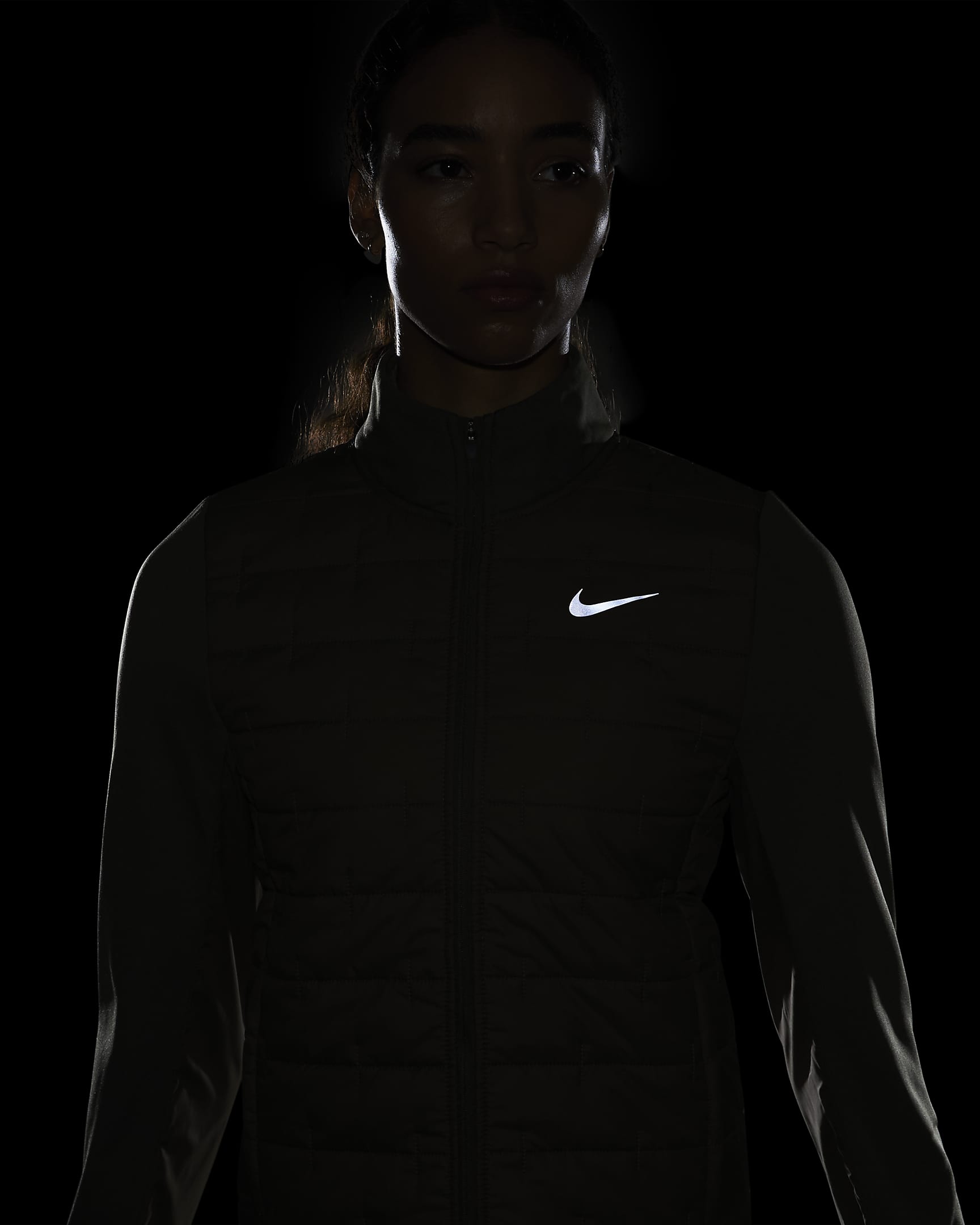 Nike Therma-FIT-jakke med syntetisk fyld til kvinder - Medium Olive