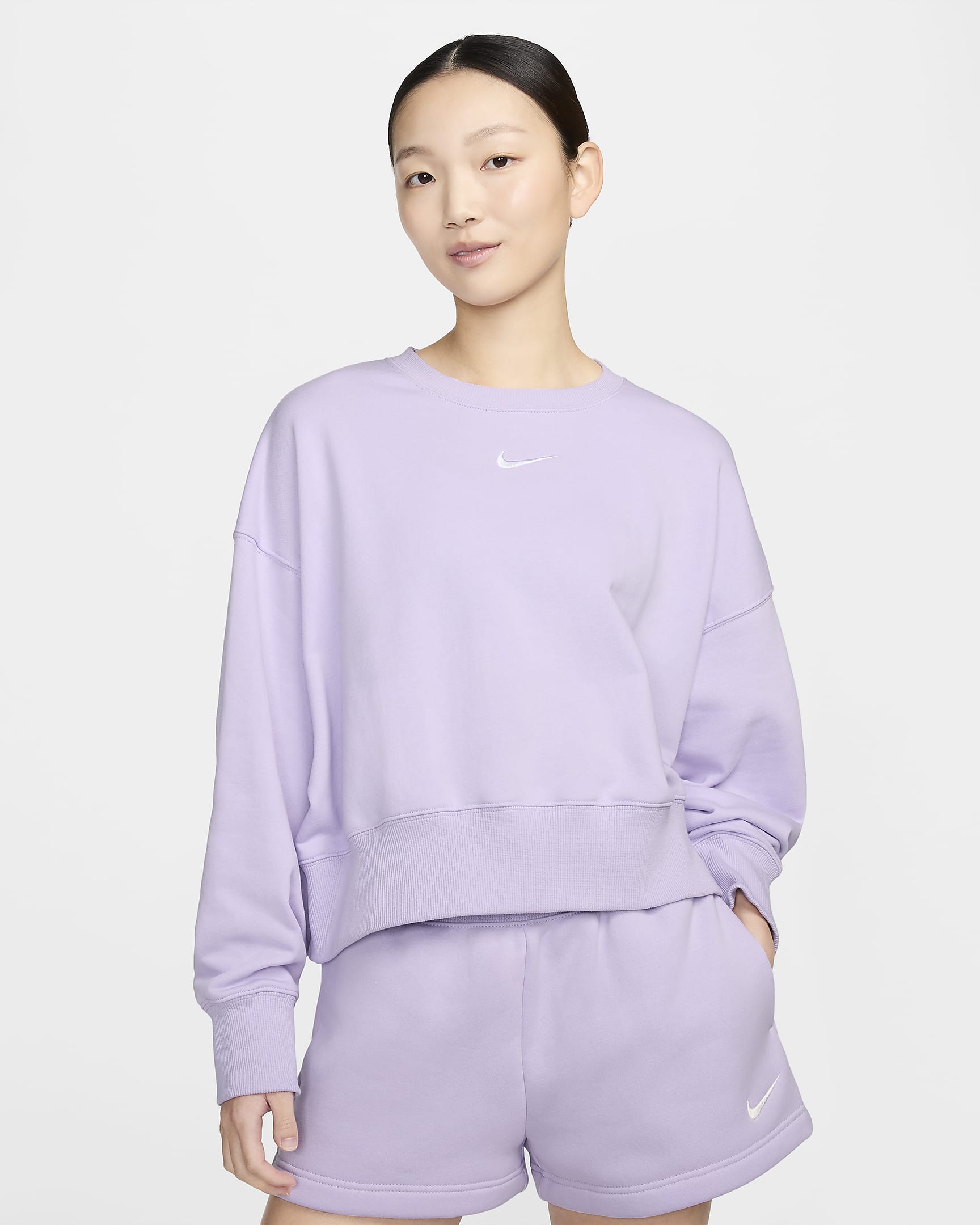 เสื้อวอร์มคอกลมผ้าเฟรนช์เทรีขนาดโอเวอร์-โอเวอร์ไซส์ผู้หญิง Nike Sportswear Phoenix Fleece - Violet Mist/ขาว