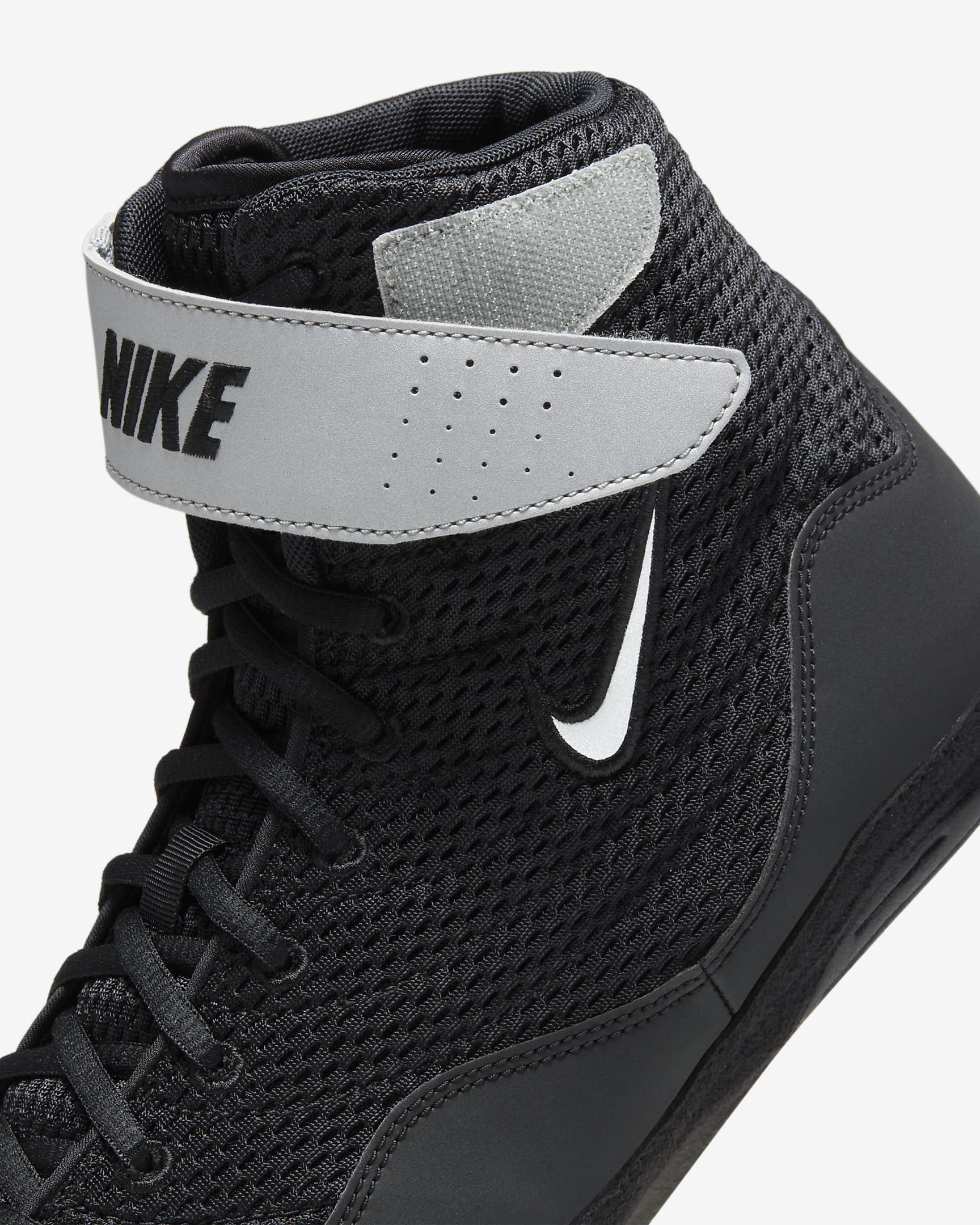 Tenis de lucha libre Nike Inflict - Negro/Blanco/Plata metalizado