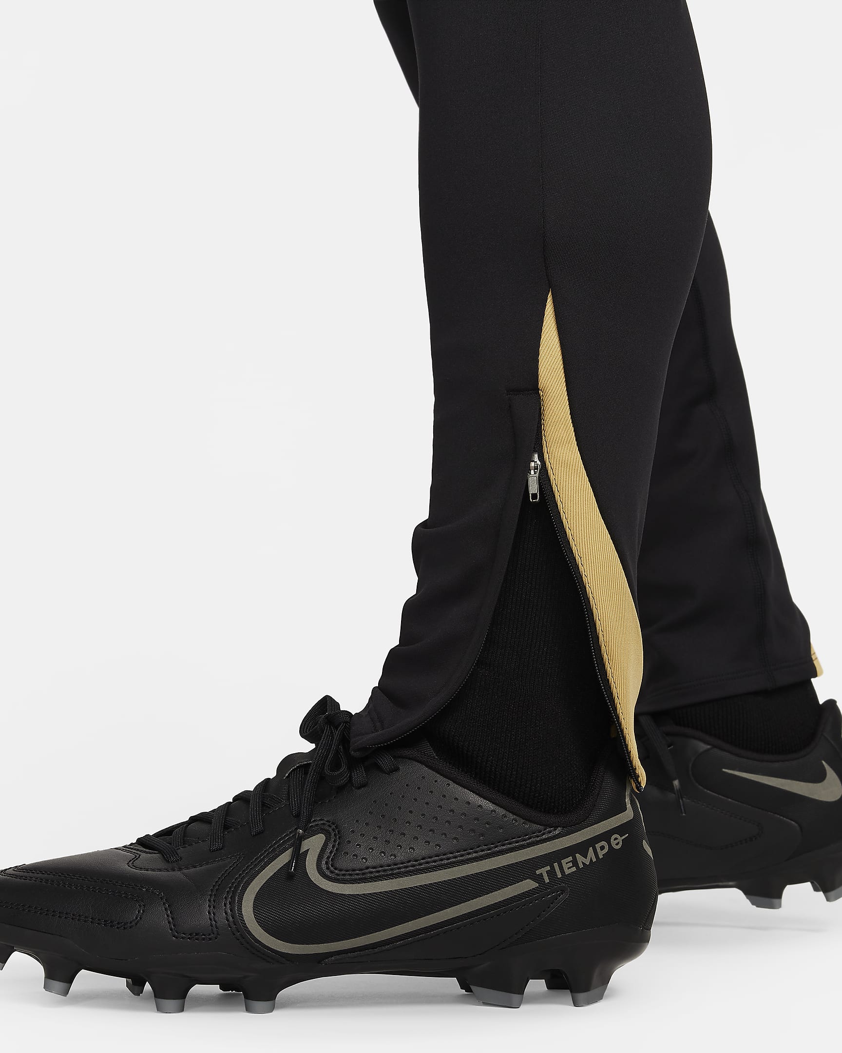 Nike Strike Dri-FIT férfi futballnadrág - Fekete/Fekete/Jersey Gold/Metallic Gold