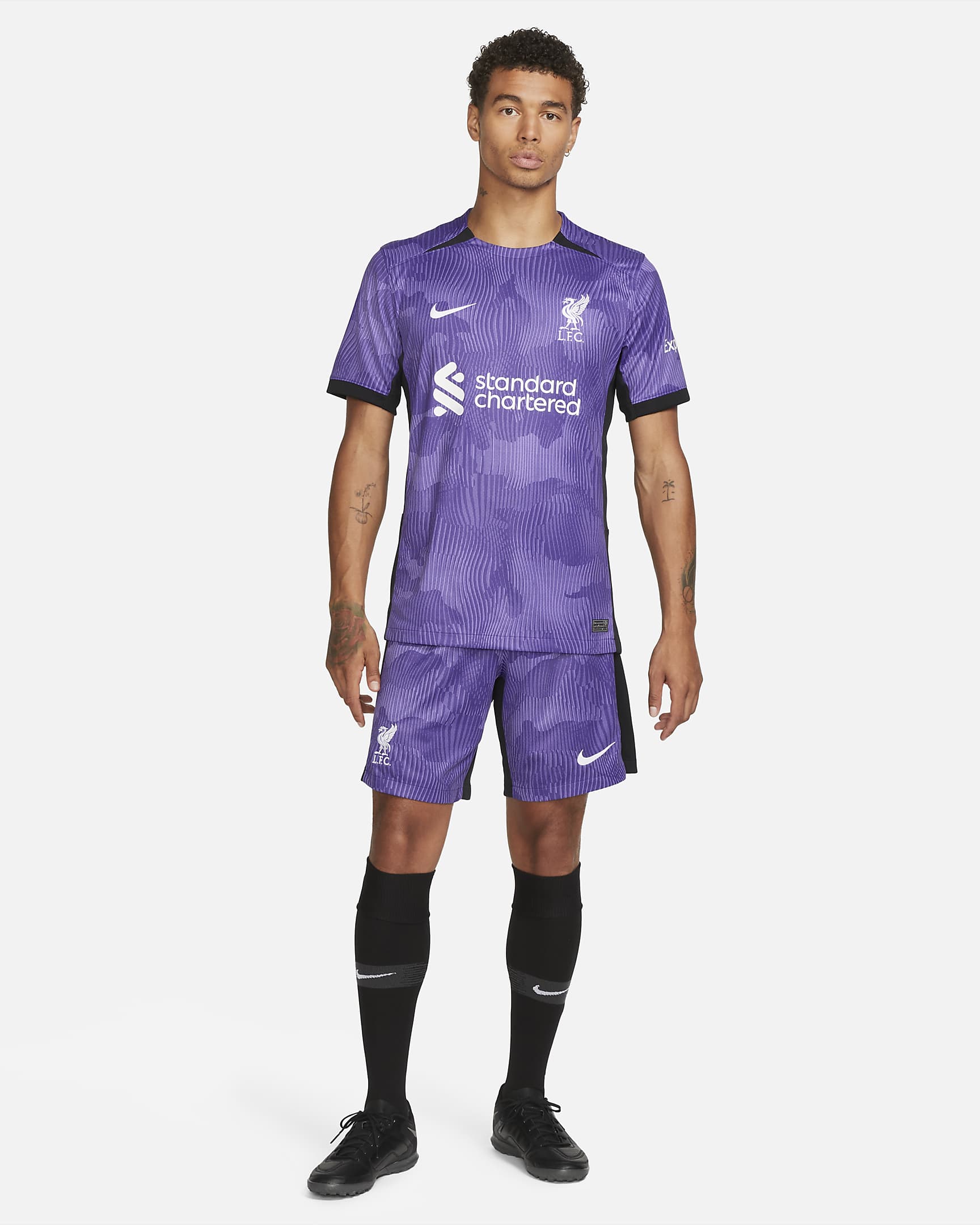 Liverpool FC 2023/24 Stadyum Üçüncü Nike Dri-FIT Erkek Futbol Forması - Space Purple/Beyaz