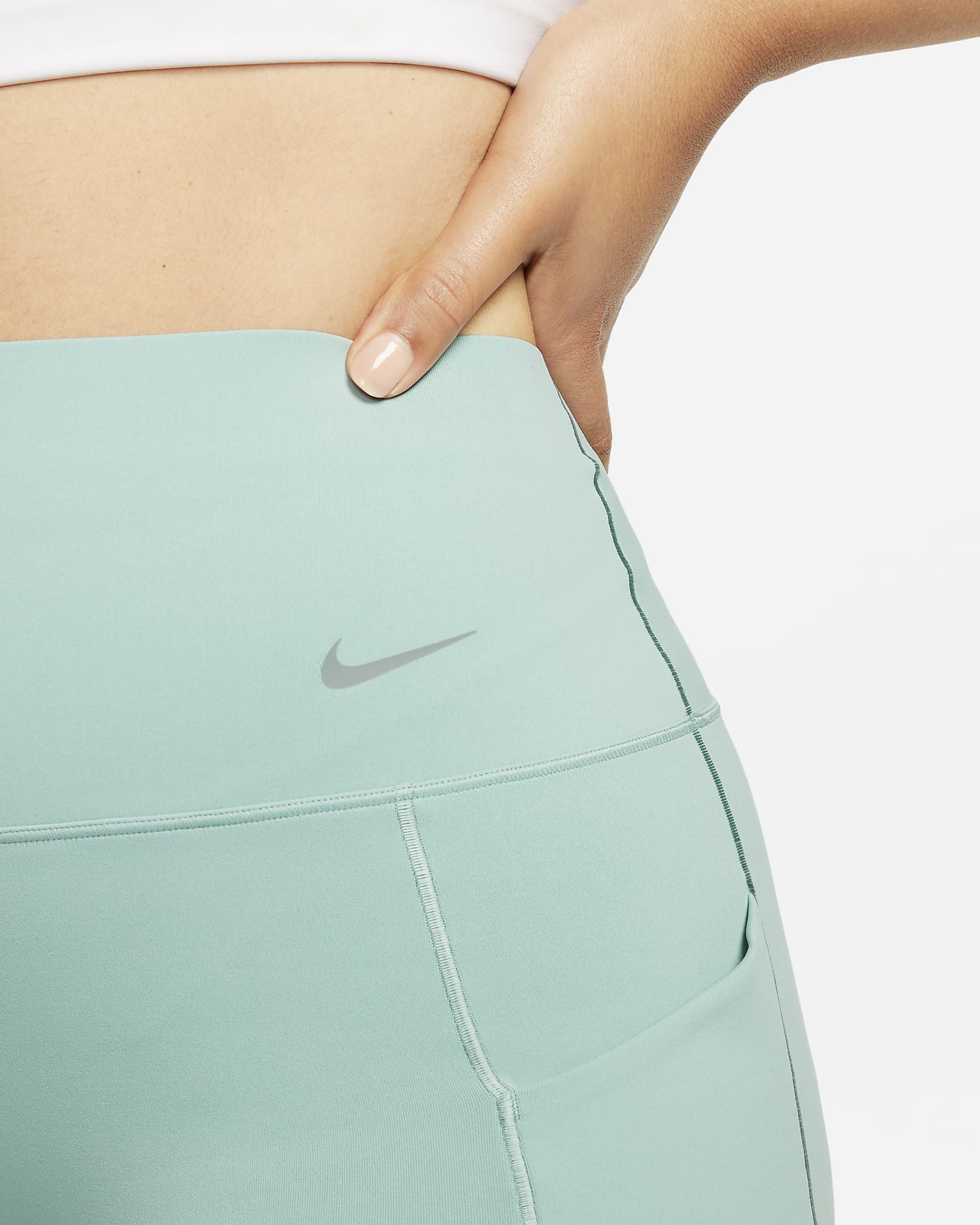 Shorts de ciclismo con bolsillos de 20 cm de tiro alto y media sujeción para mujer Nike Universa - Mineral/Negro