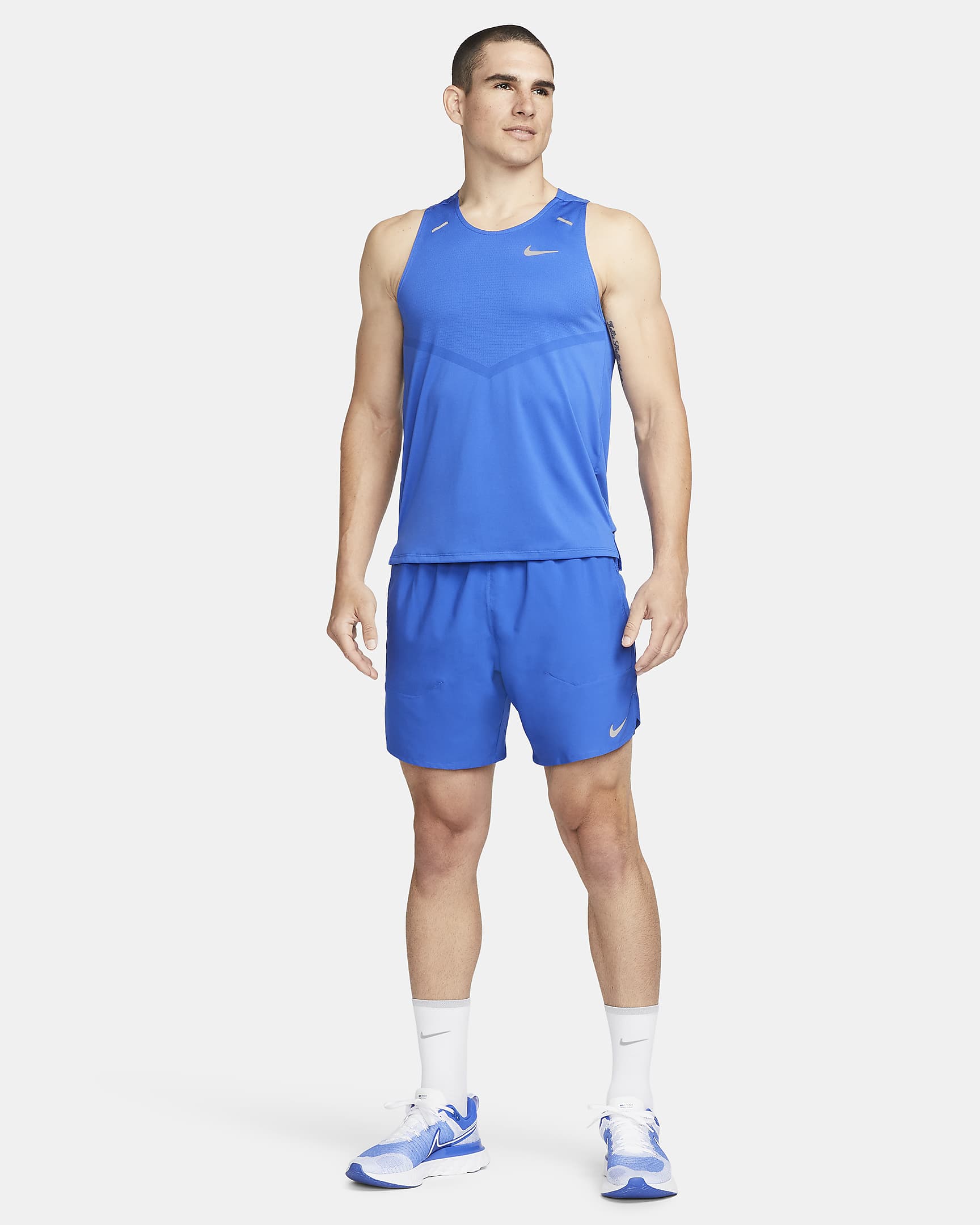 Nike Stride Dri-FIT hardloopshorts met binnenbroek voor heren (18 cm) - Game Royal/Zwart