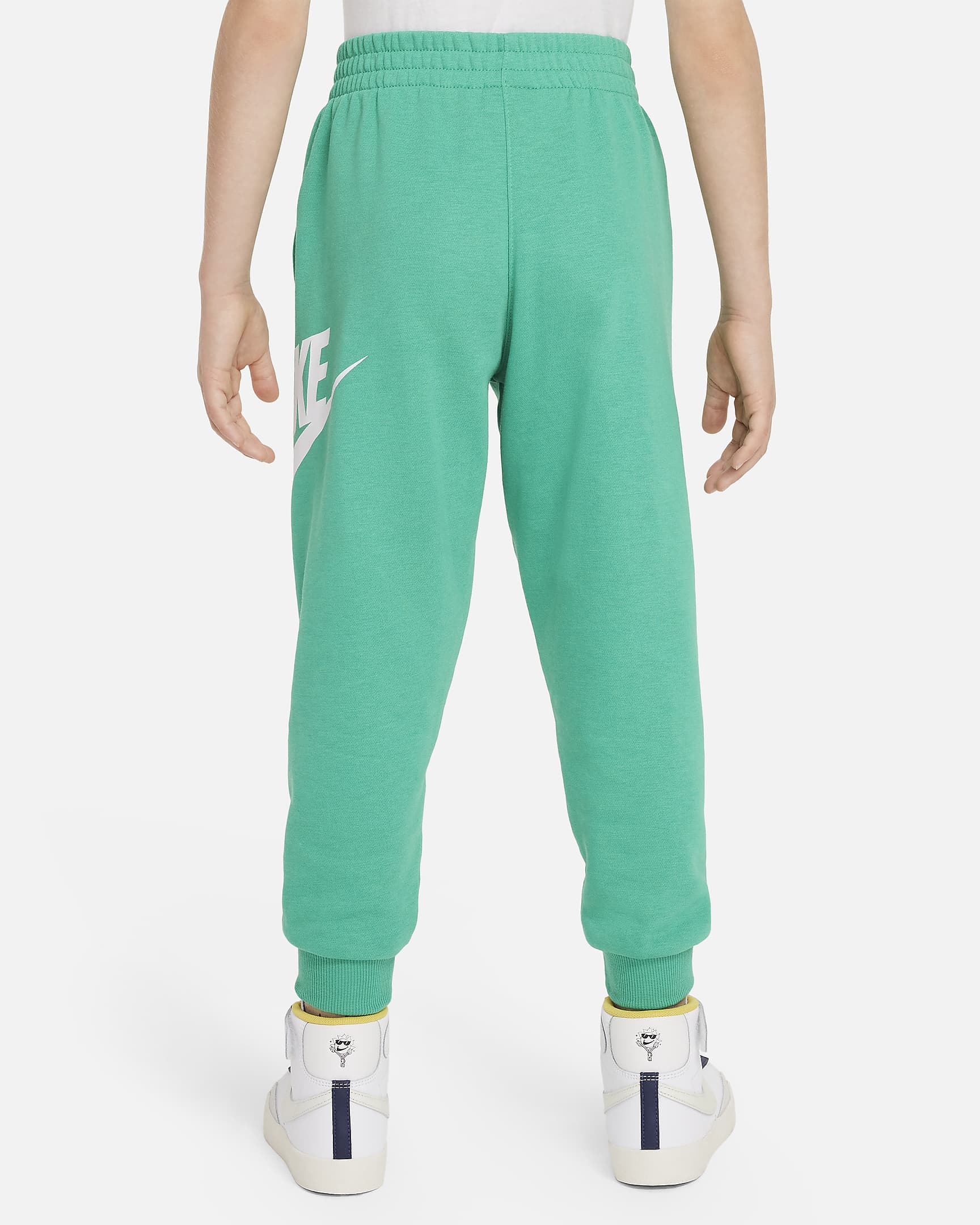 Pants de entrenamiento de French Terry para niños talla pequeña Nike Sportswear Club Fleece - Verde estadio