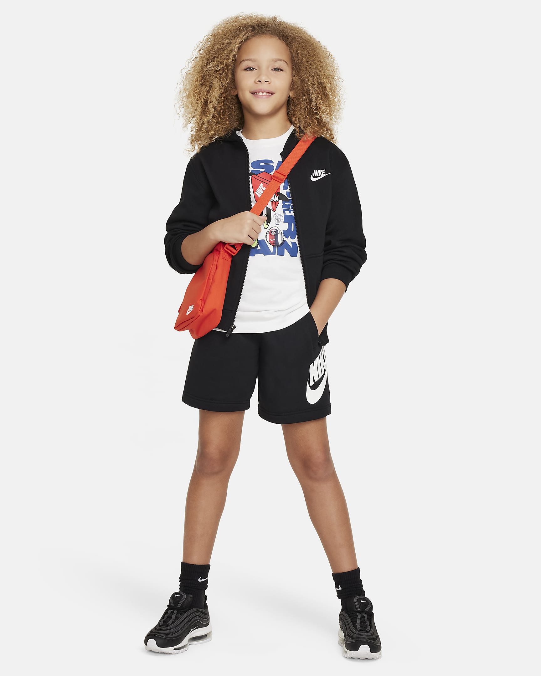 Paris Saint-Germain Older Kids' Nike Football T-shirt. Nike UK