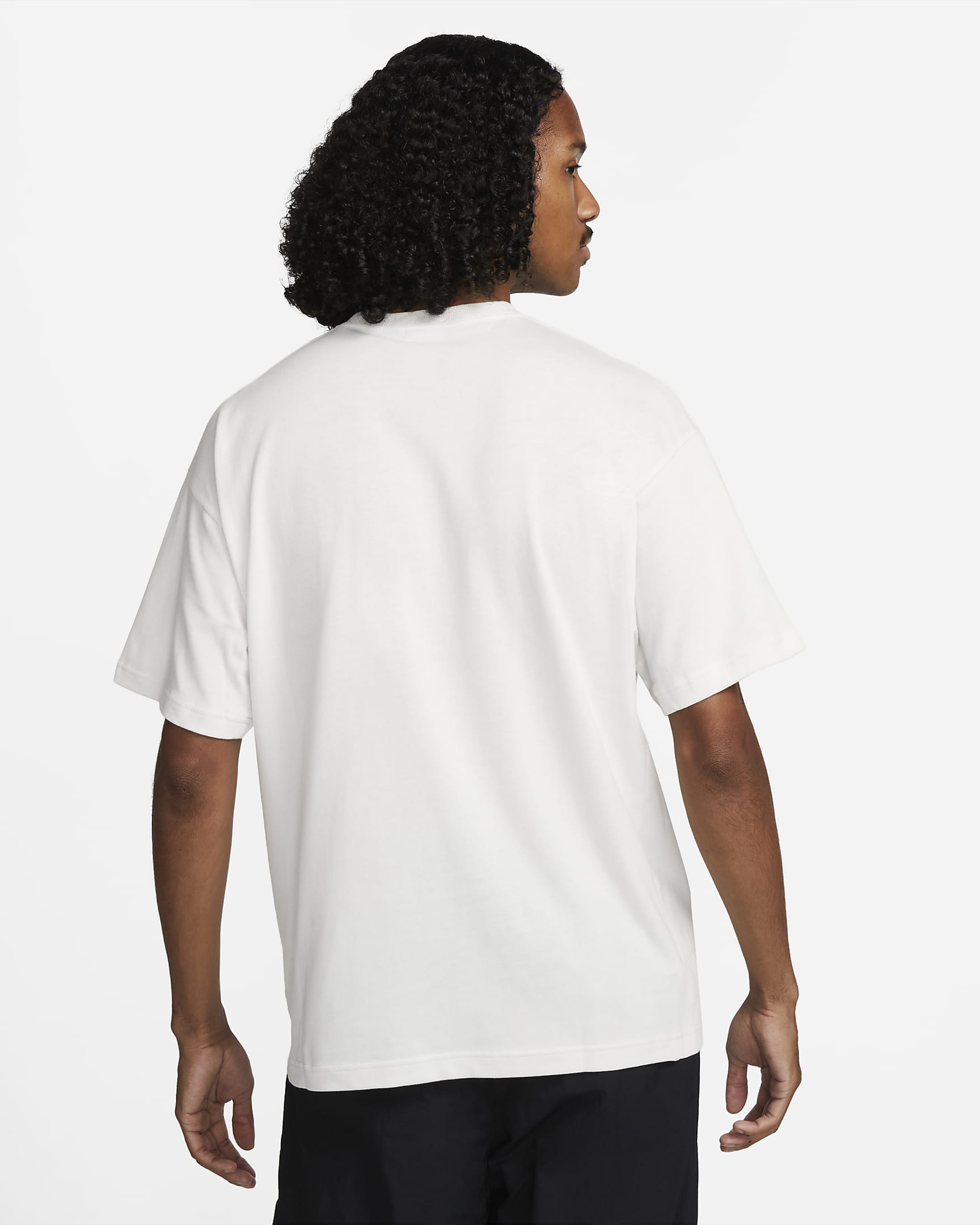 Nike Solo Swoosh T-Shirt. Nike BG