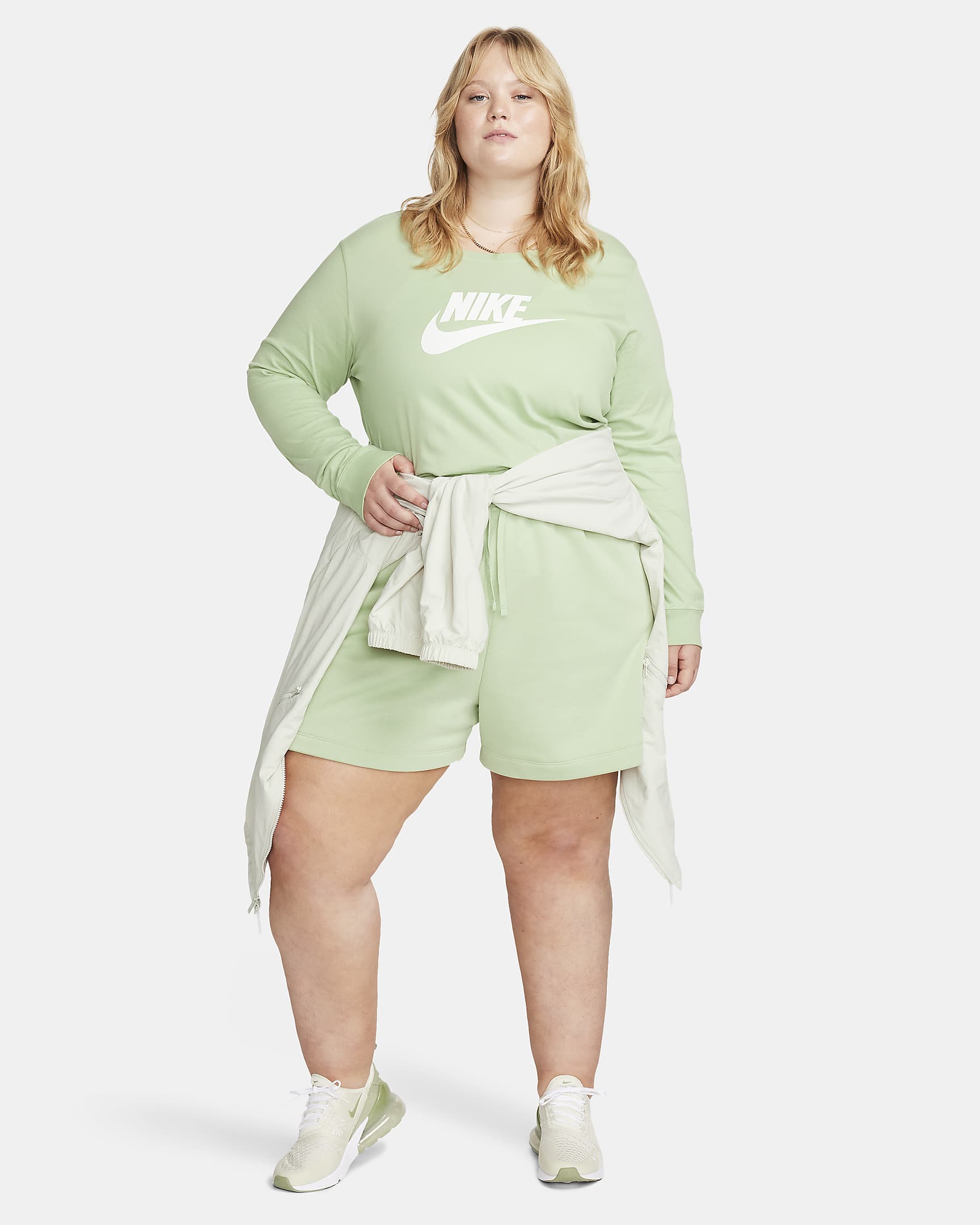 Save 14% on Nike Sportswear Club Women’s Long-Sleeve T-Shirt (Plus Size) @ Nike US