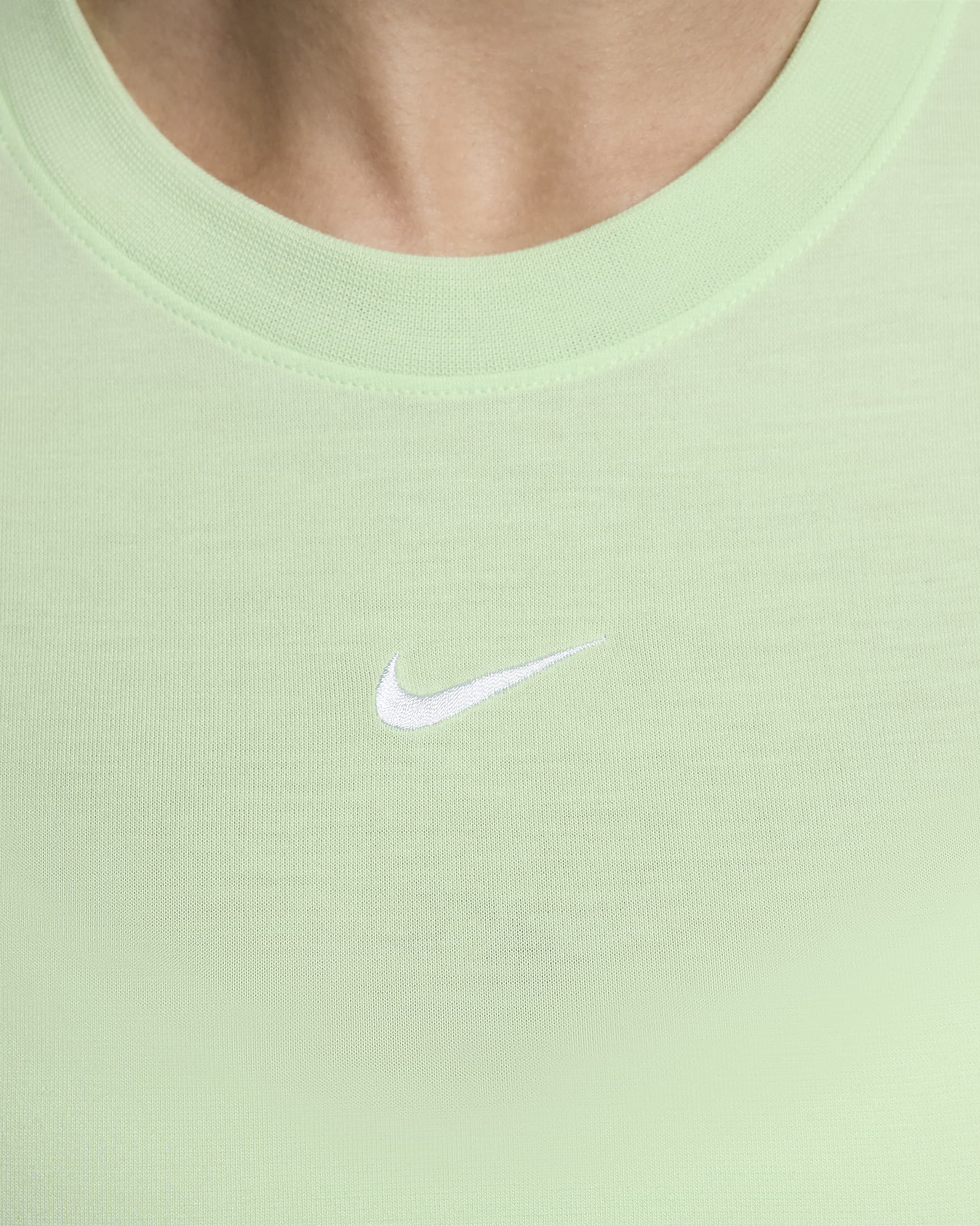 Nike Sportswear Essential Women's Slim Cropped T-Shirt - Vapour Green/White