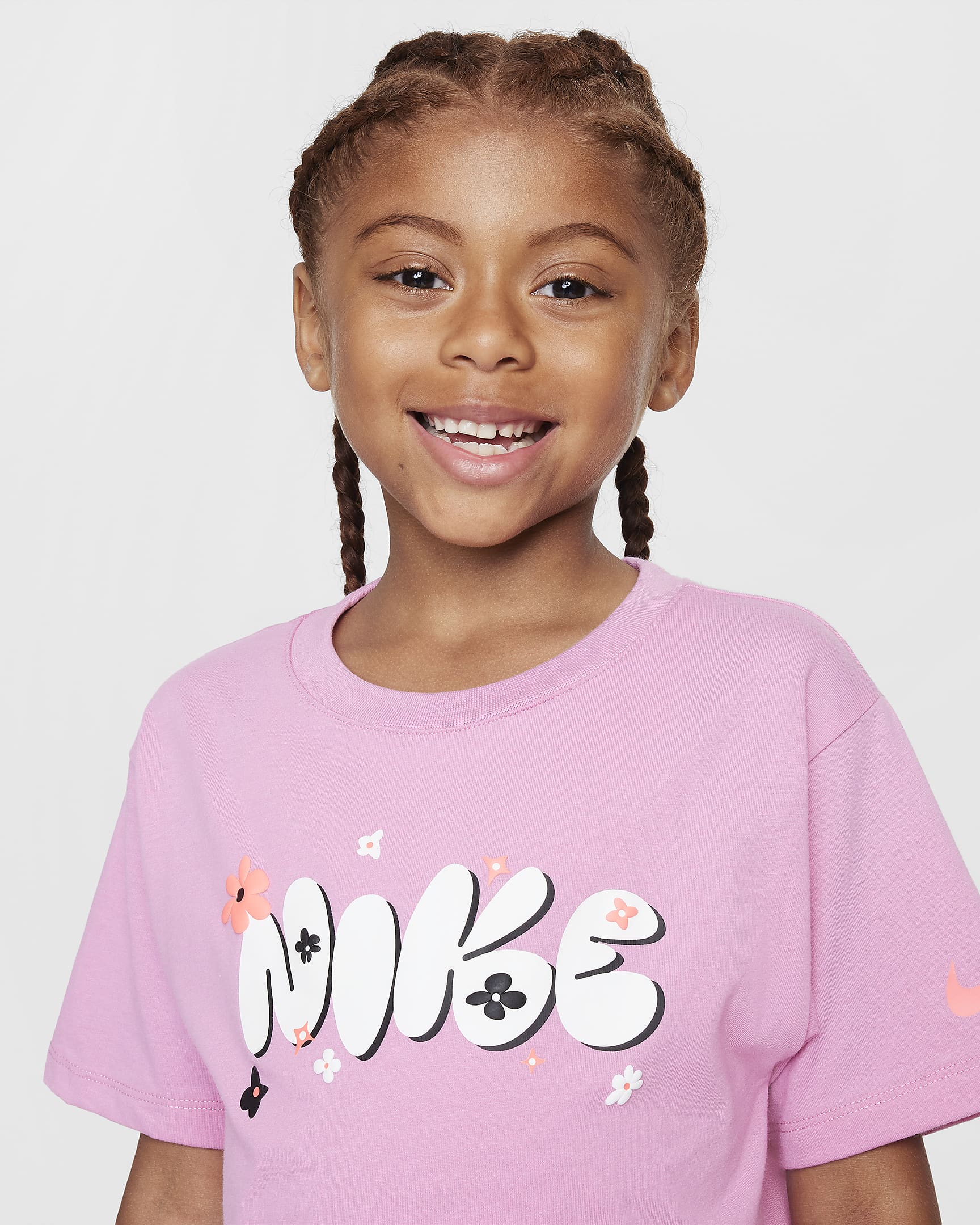 Playera Izzy con gráfico para preescolar Nike - Flamenco mágico