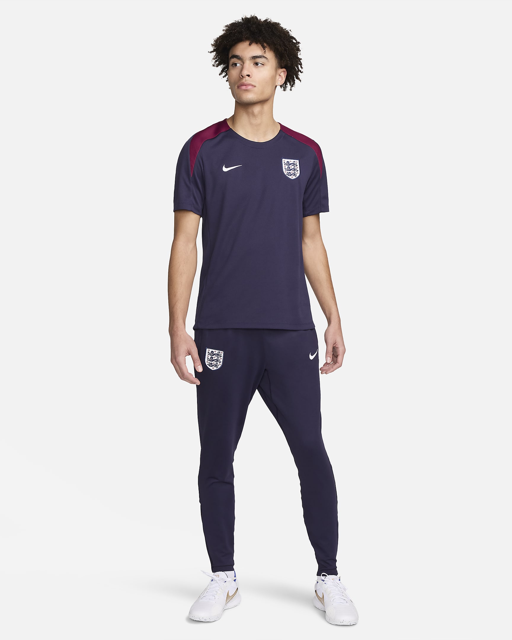 Pantalon de foot en maille Nike Dri-FIT Angleterre Strike pour homme - Purple Ink/Rosewood/Blanc