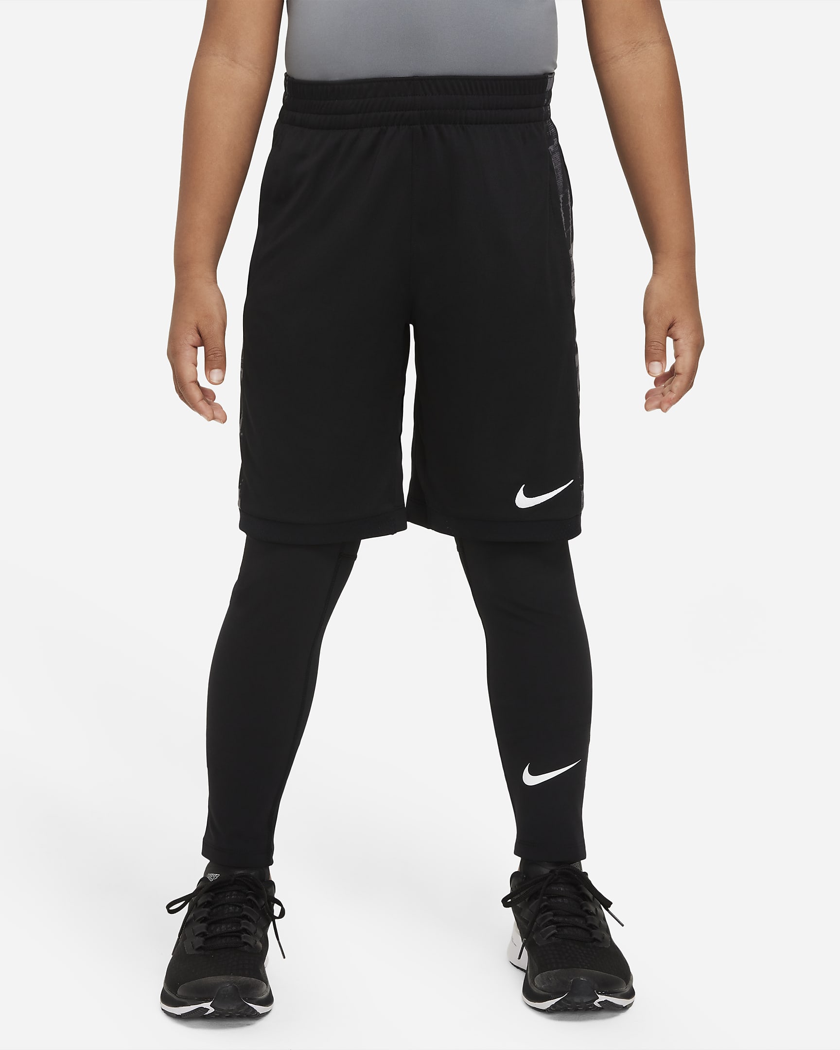 Nike Pro Dri-FIT older kids' (boys') tights - Black/White