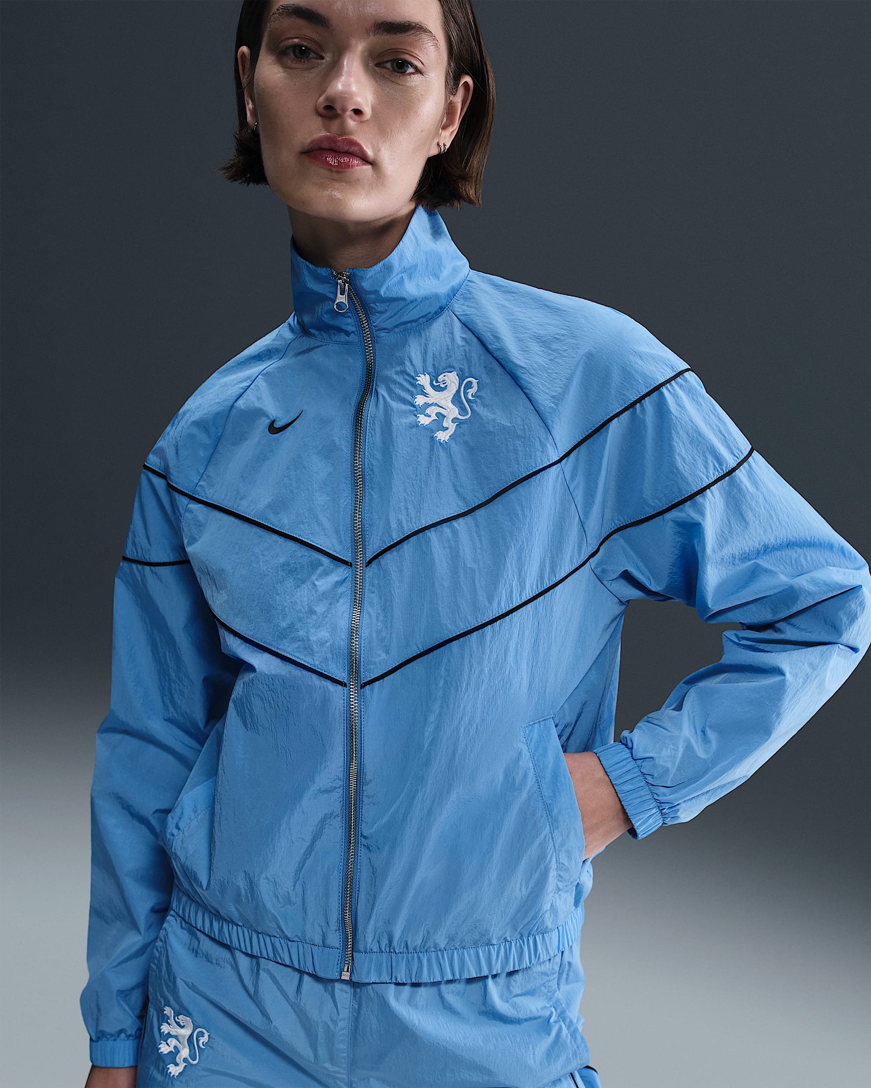 Vævet Holland Windrunner Nike Football UV-jakke til kvinder - Blue Beyond/Blue Beyond/sort/sort