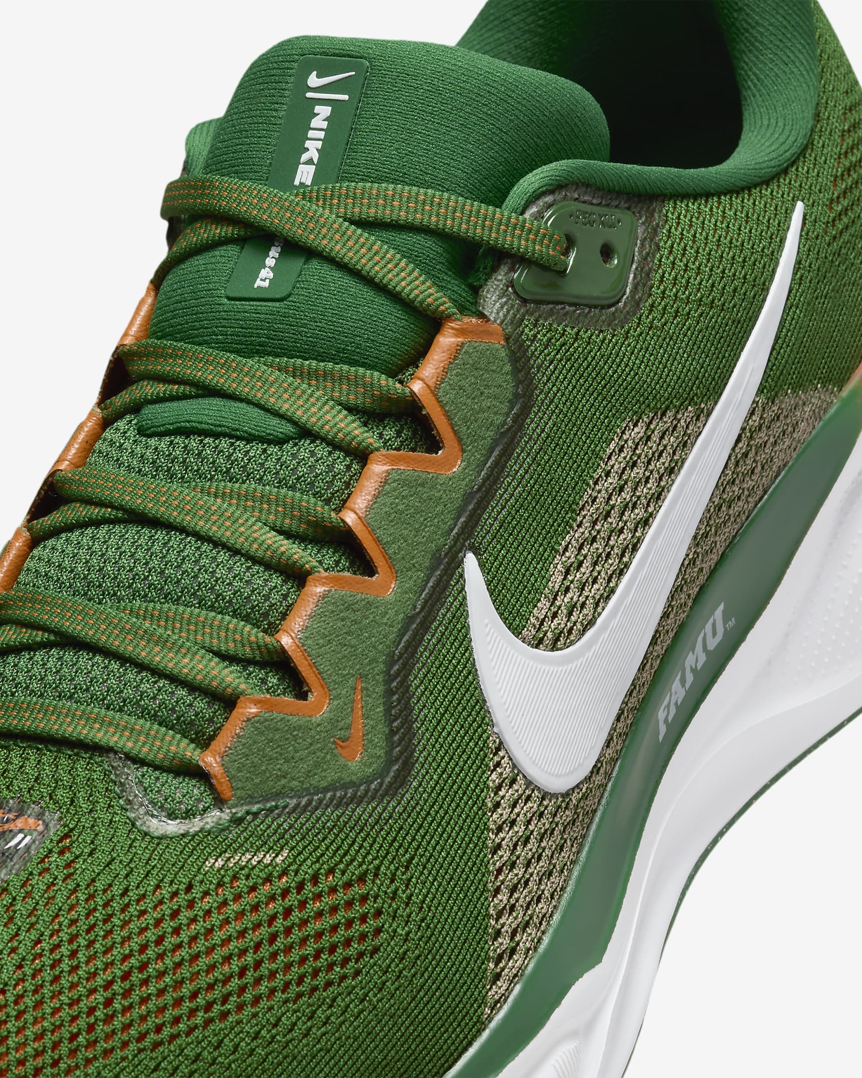 Tenis de correr en pavimento universitarios Nike para hombre FAMU Pegasus 41 - Verde fortaleza/Blanco/Naranja horizonte/Blanco