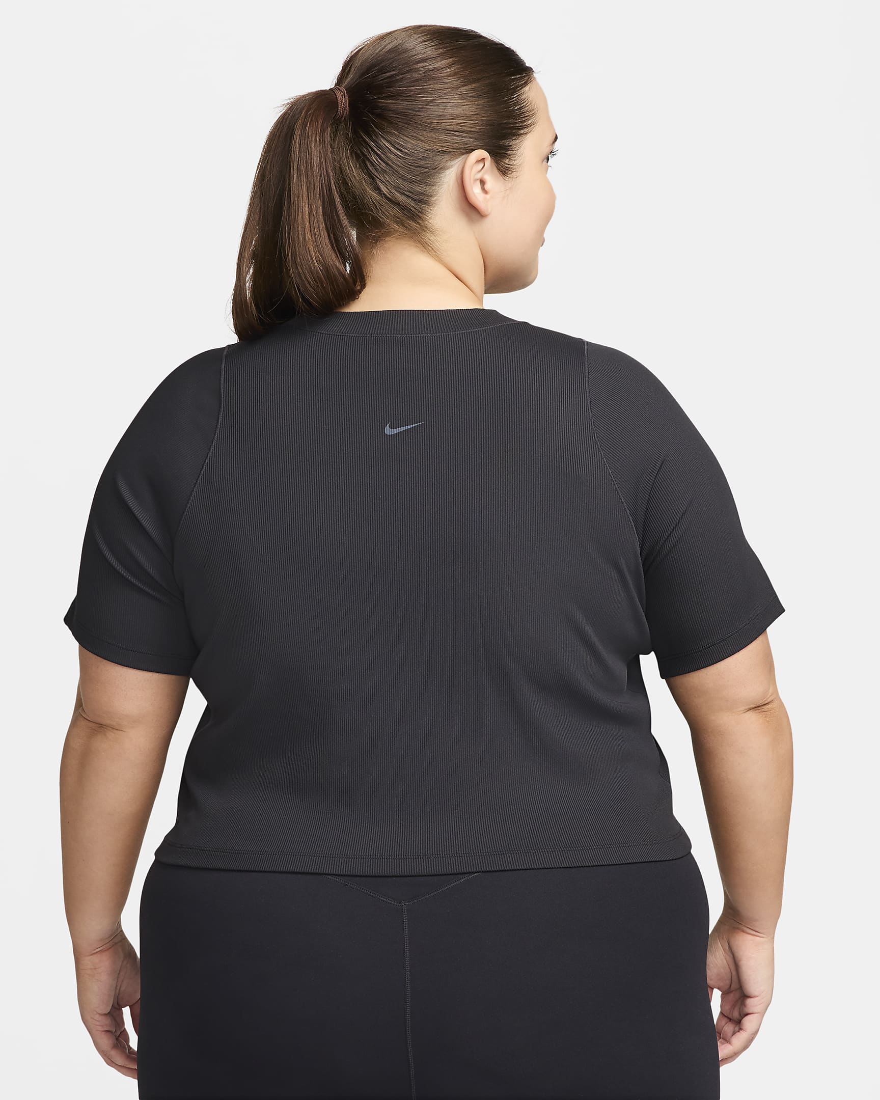 Nike Zenvy Rib Dri-FIT avkortet kortermet overdel til dame (Plus Size) - Svart