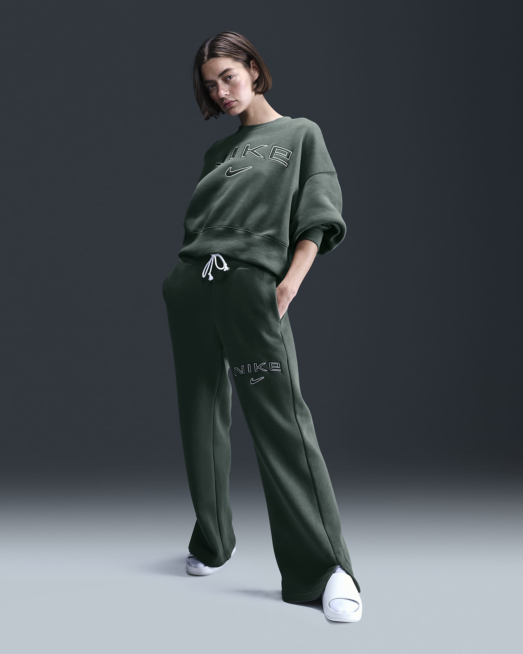 Pants con logotipo de piernas anchas y tiro alto para mujer Nike Sportswear Phoenix Fleece - Verde vintage