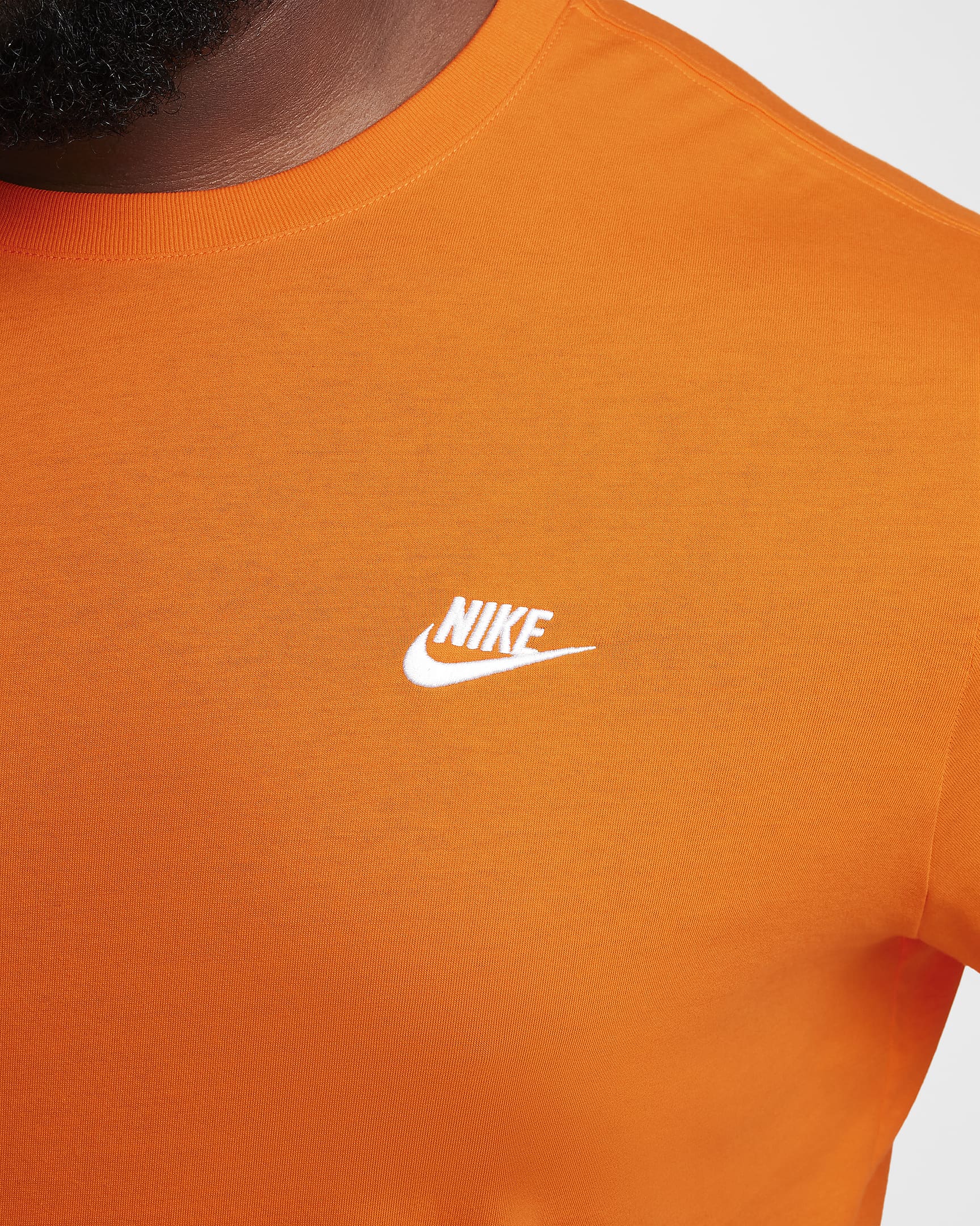 T-shirt Nike Sportswear Club pour Homme - Safety Orange