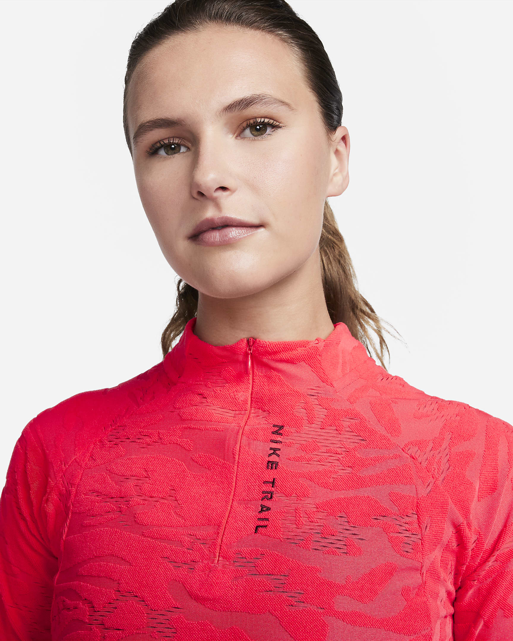 Nike Trail Women's DriFIT 1/4Zip Mid Layer Trail Top. Nike CH