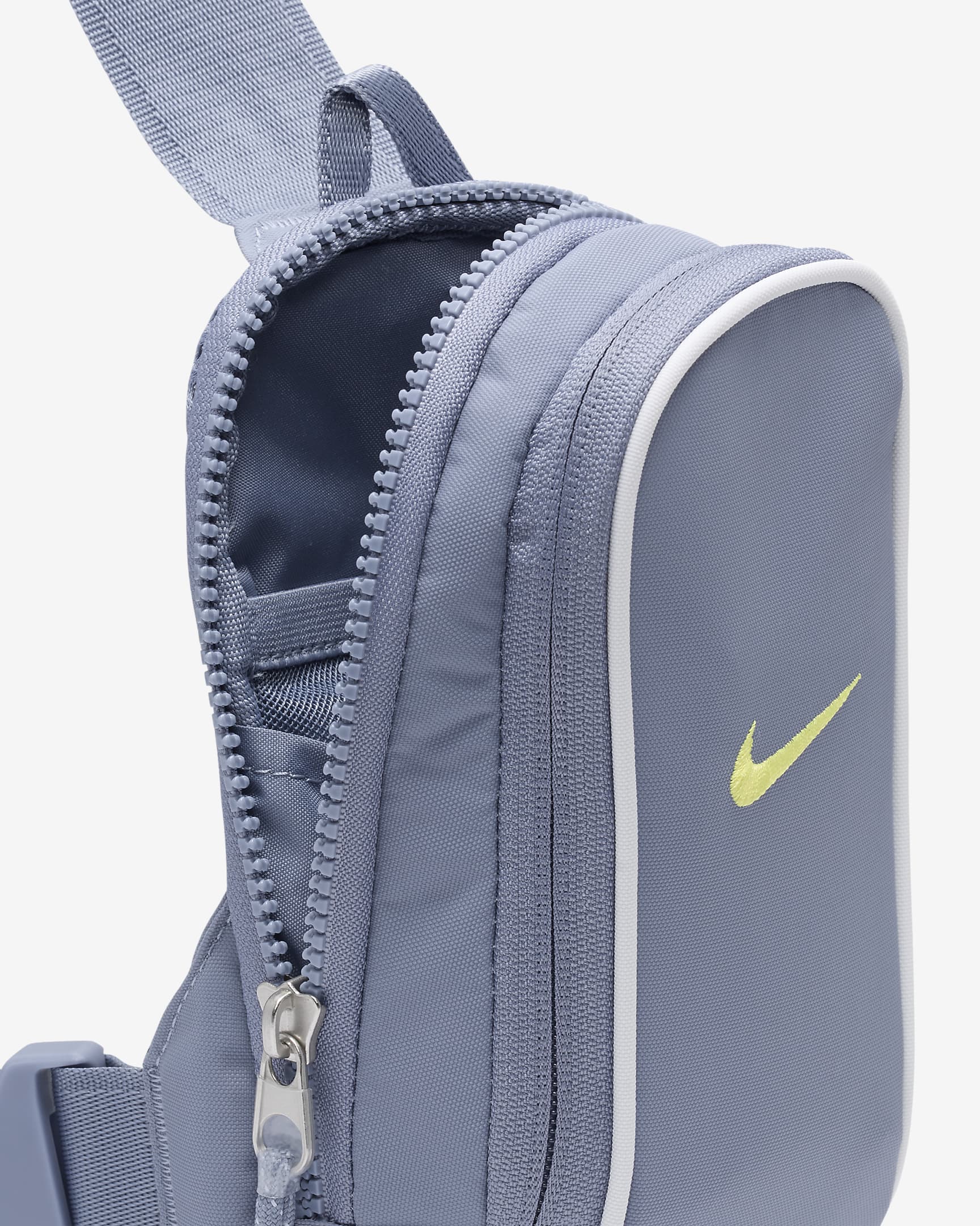 Nike Sportswear Essentials Cross-Body Bag (1L). Nike AT