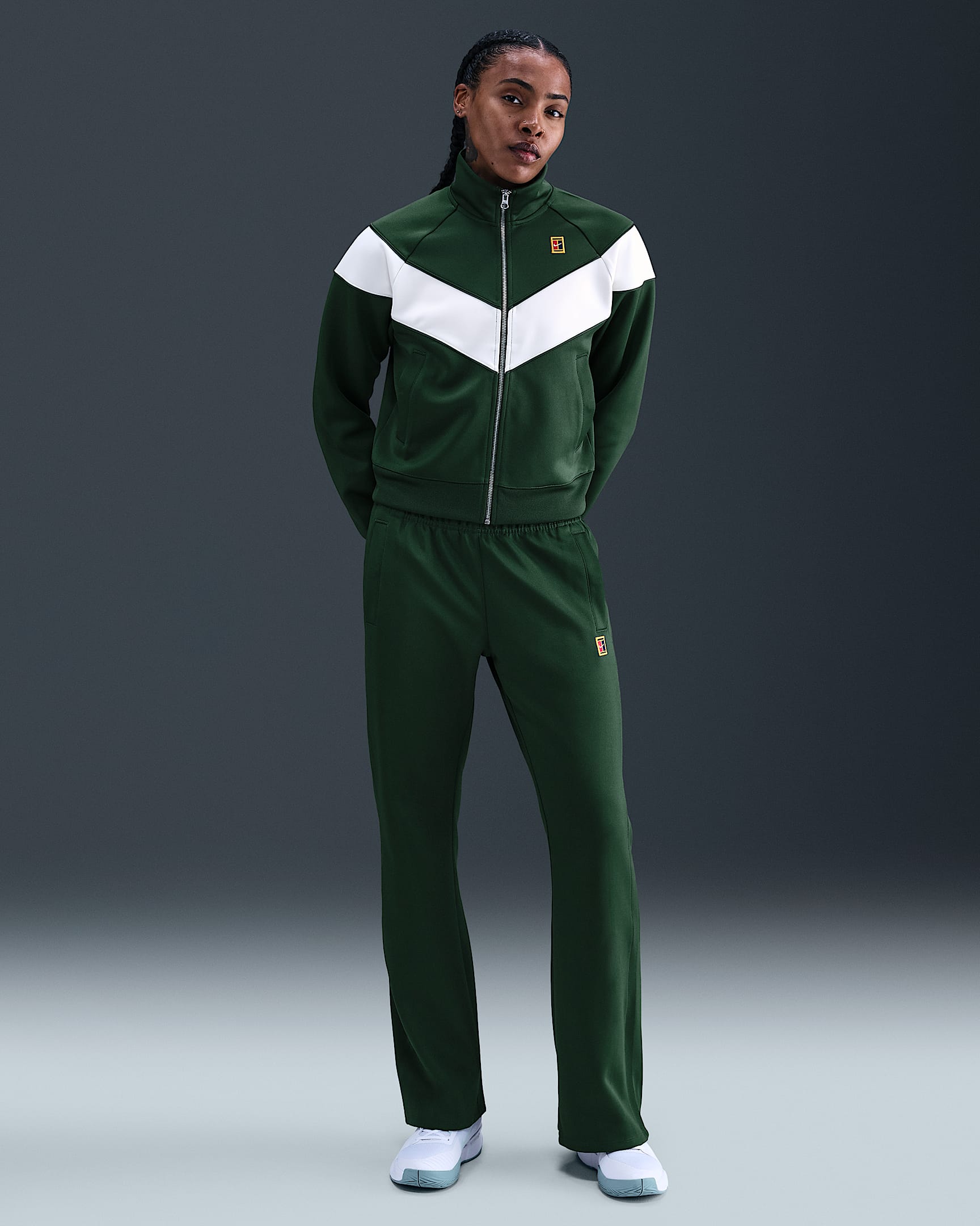 NikeCourt Heritage Windrunner Women's Mid-Rise Tennis Pants - Fir