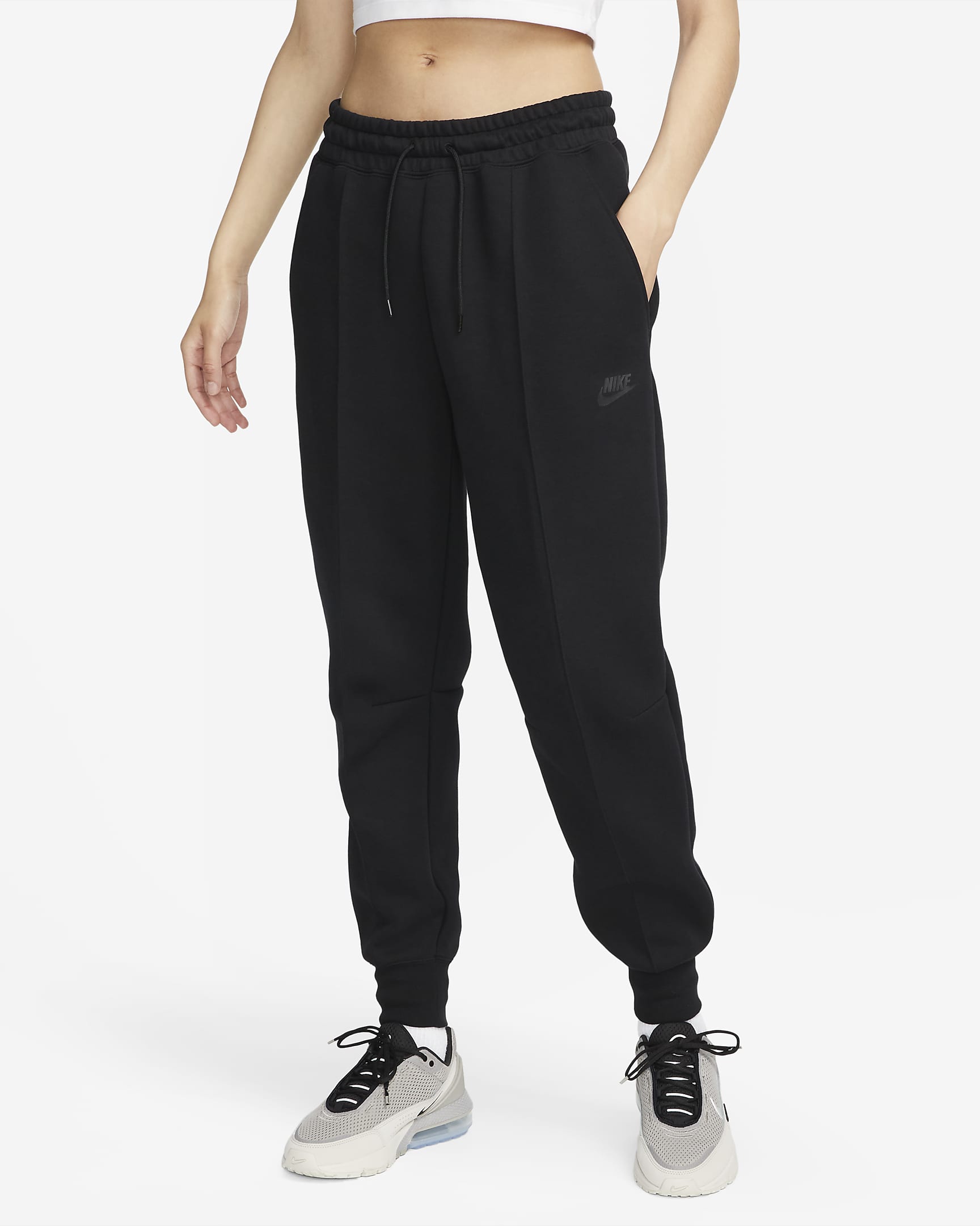 Joggingbyxor Nike Sportswear Tech Fleece med medelhög midja för kvinnor - Svart/Svart