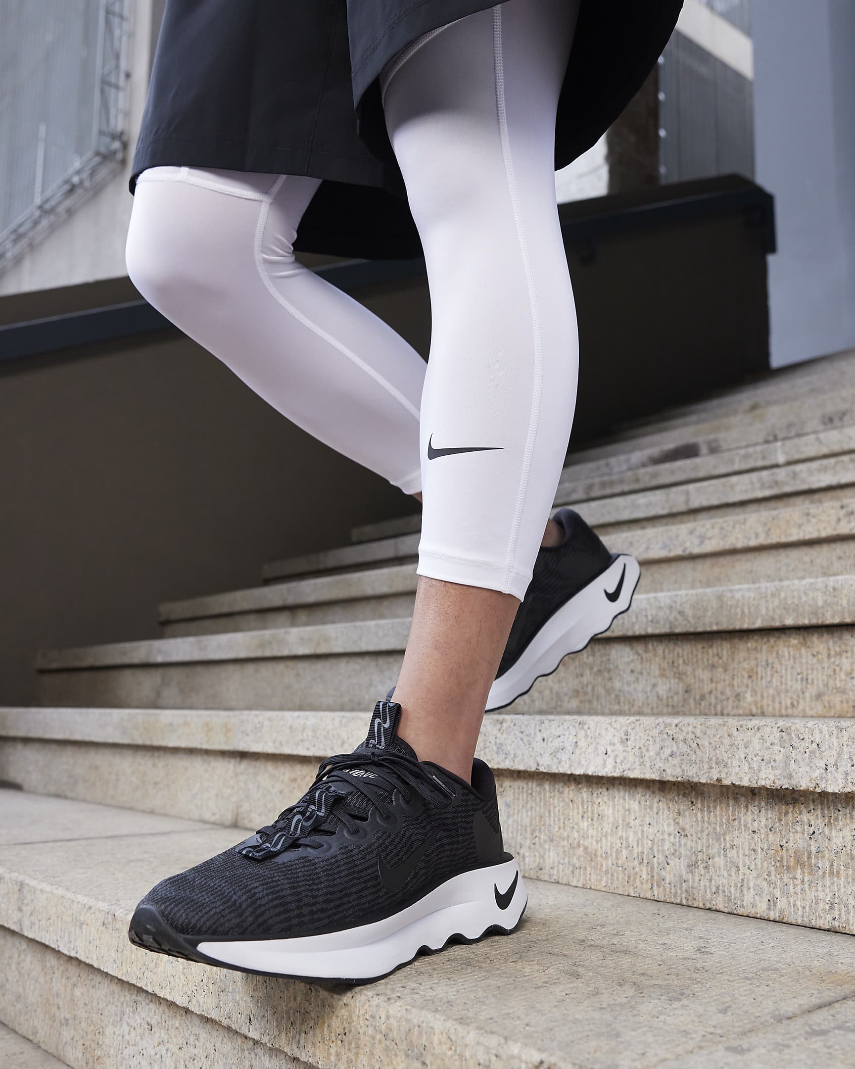 Ανδρικά παπούτσια για περπάτημα Nike Motiva - Μαύρο/Anthracite/Λευκό/Μαύρο