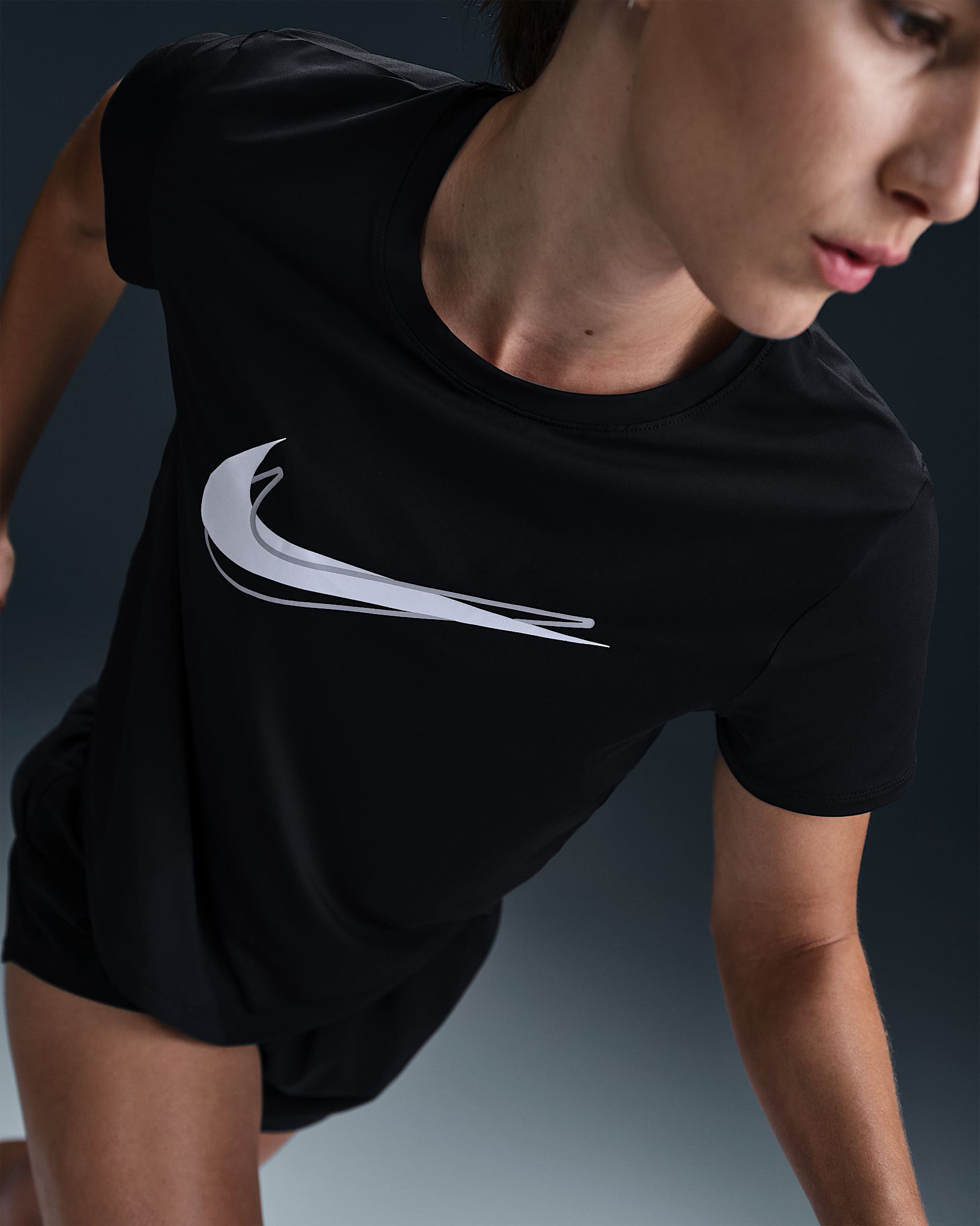 swoosh running top