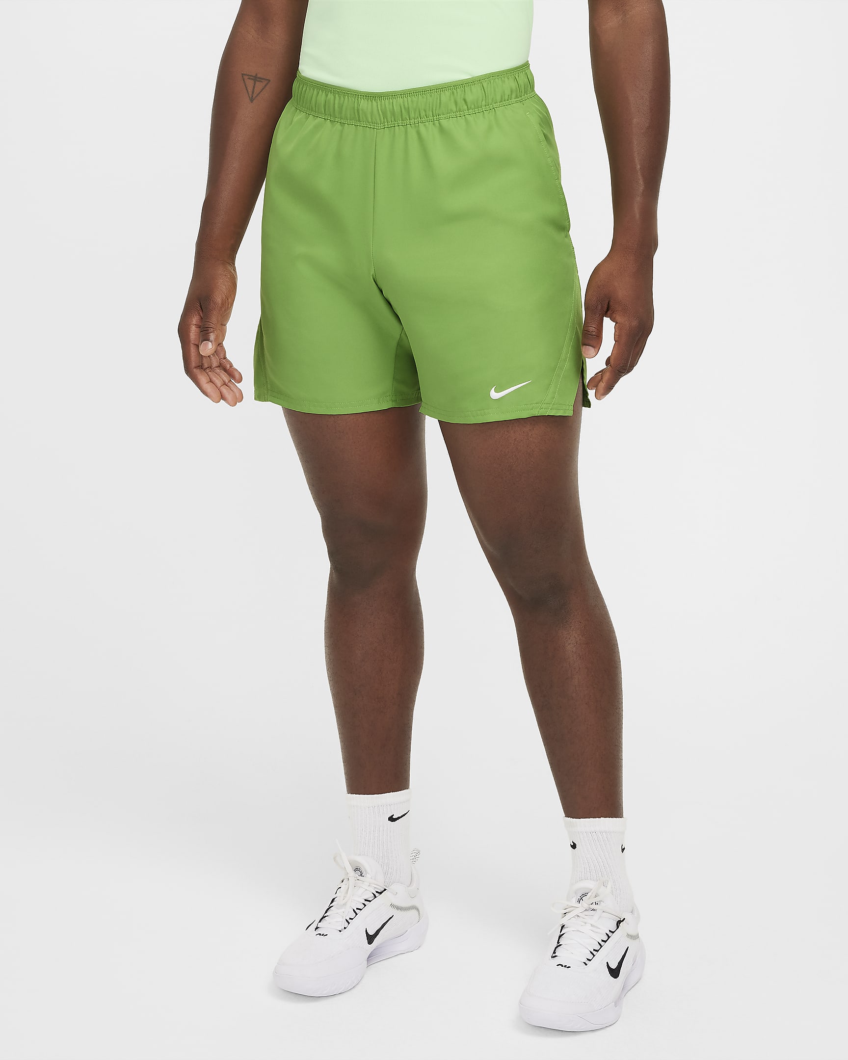 NikeCourt Victory Men's Dri-FIT 18cm (approx.) Tennis Shorts - Chlorophyll/White