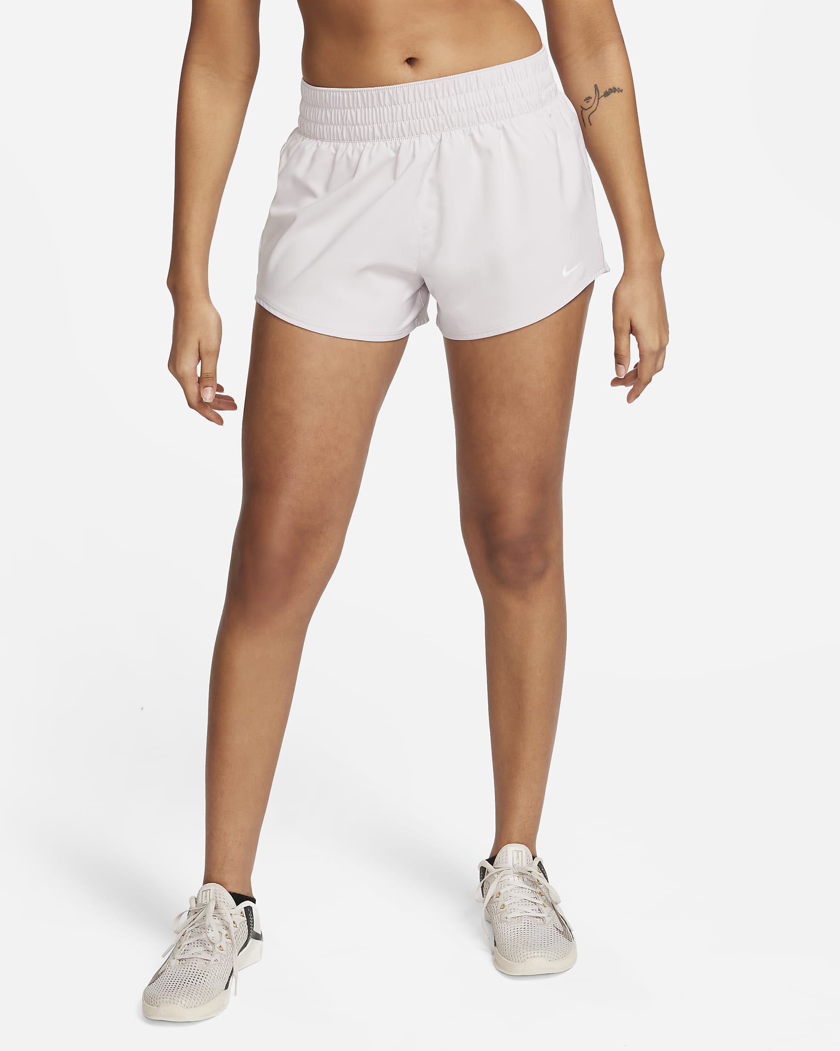 Shorts con forro de ropa interior Dri-FIT de tiro medio de 8 cm para mujer Nike One - Violeta platino