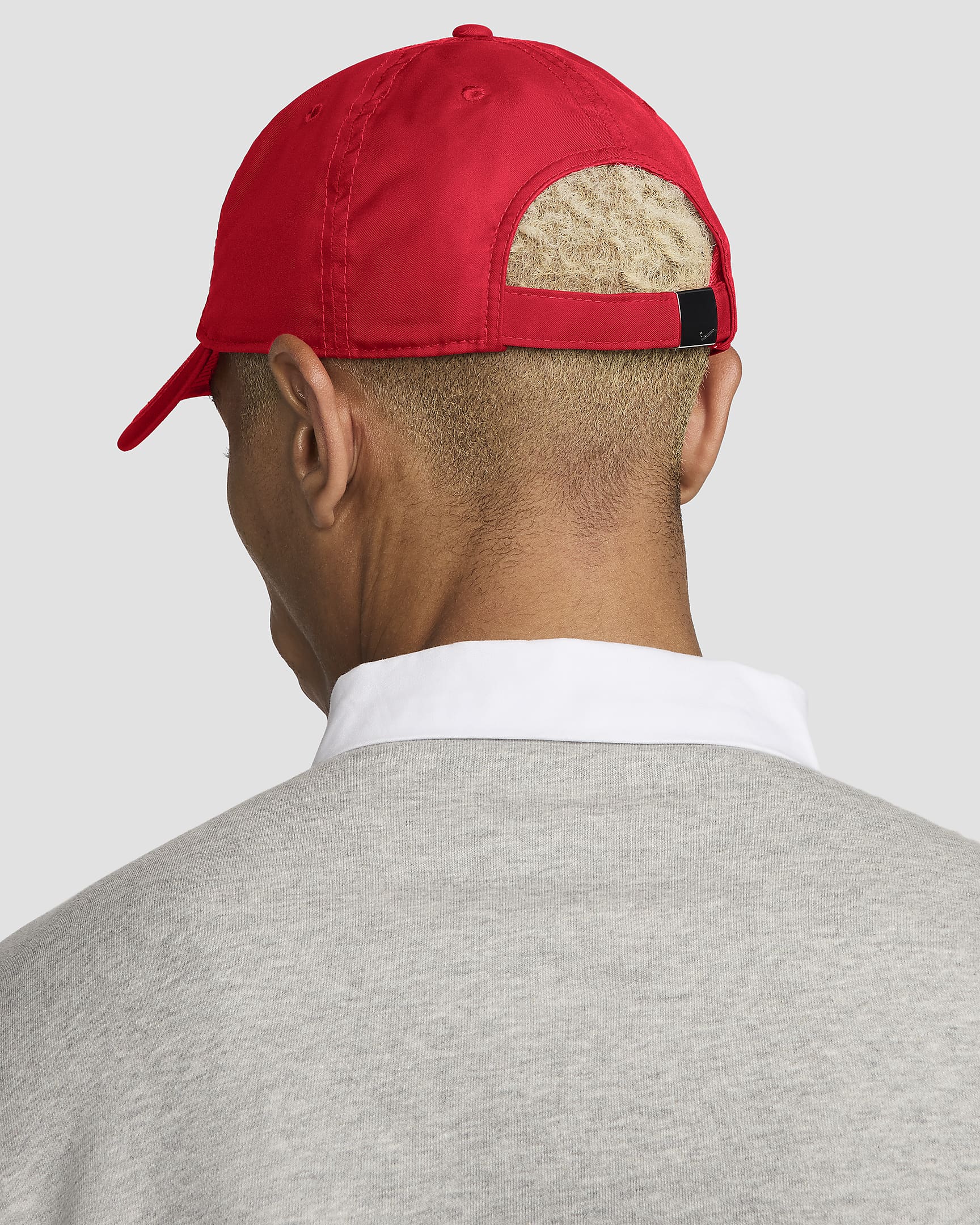 Casquette sans structure avec Swoosh métallique Nike Dri-FIT Club - University Red/Metallic Silver