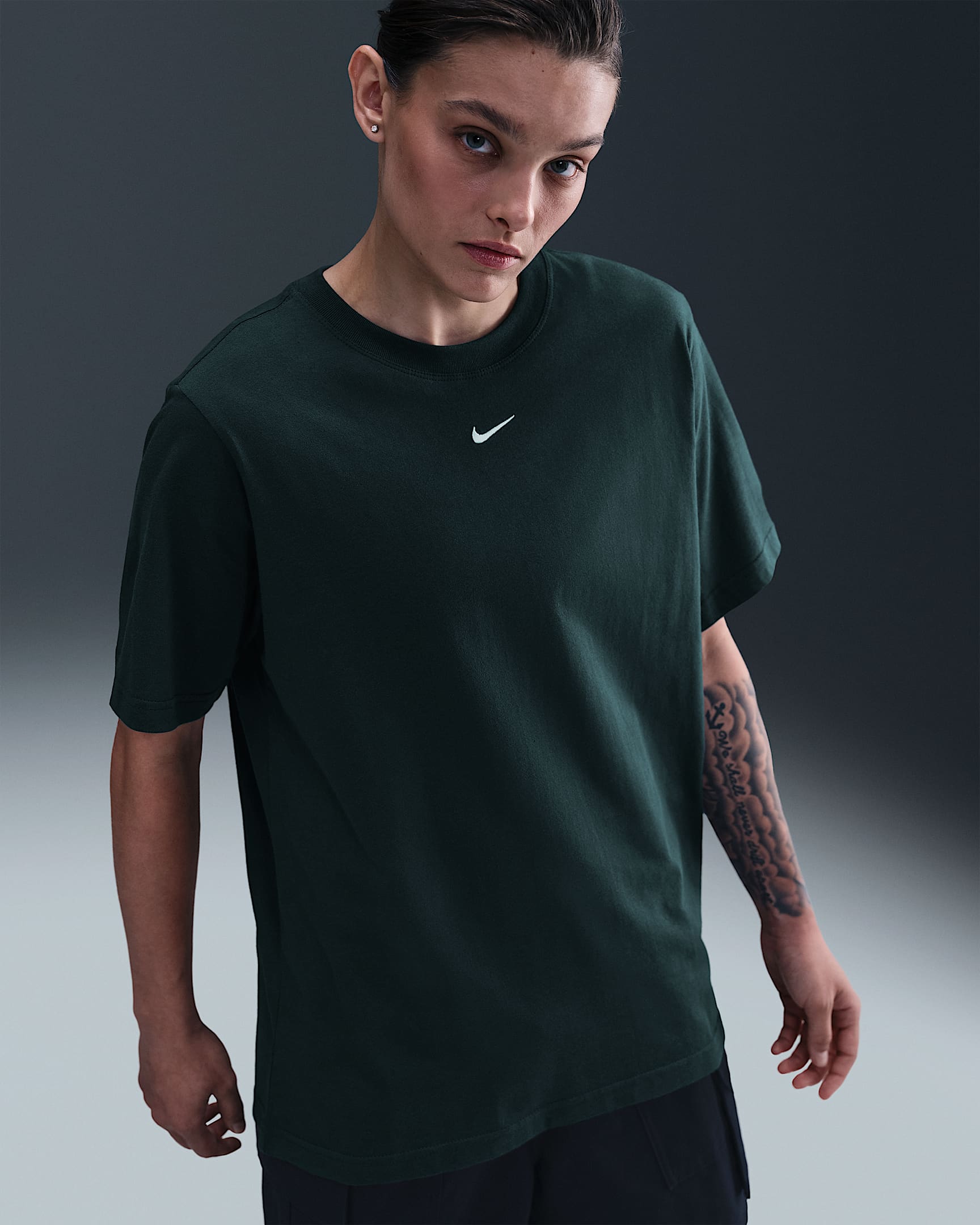 Nike Sportswear Essential Women's T-Shirt - Seaweed