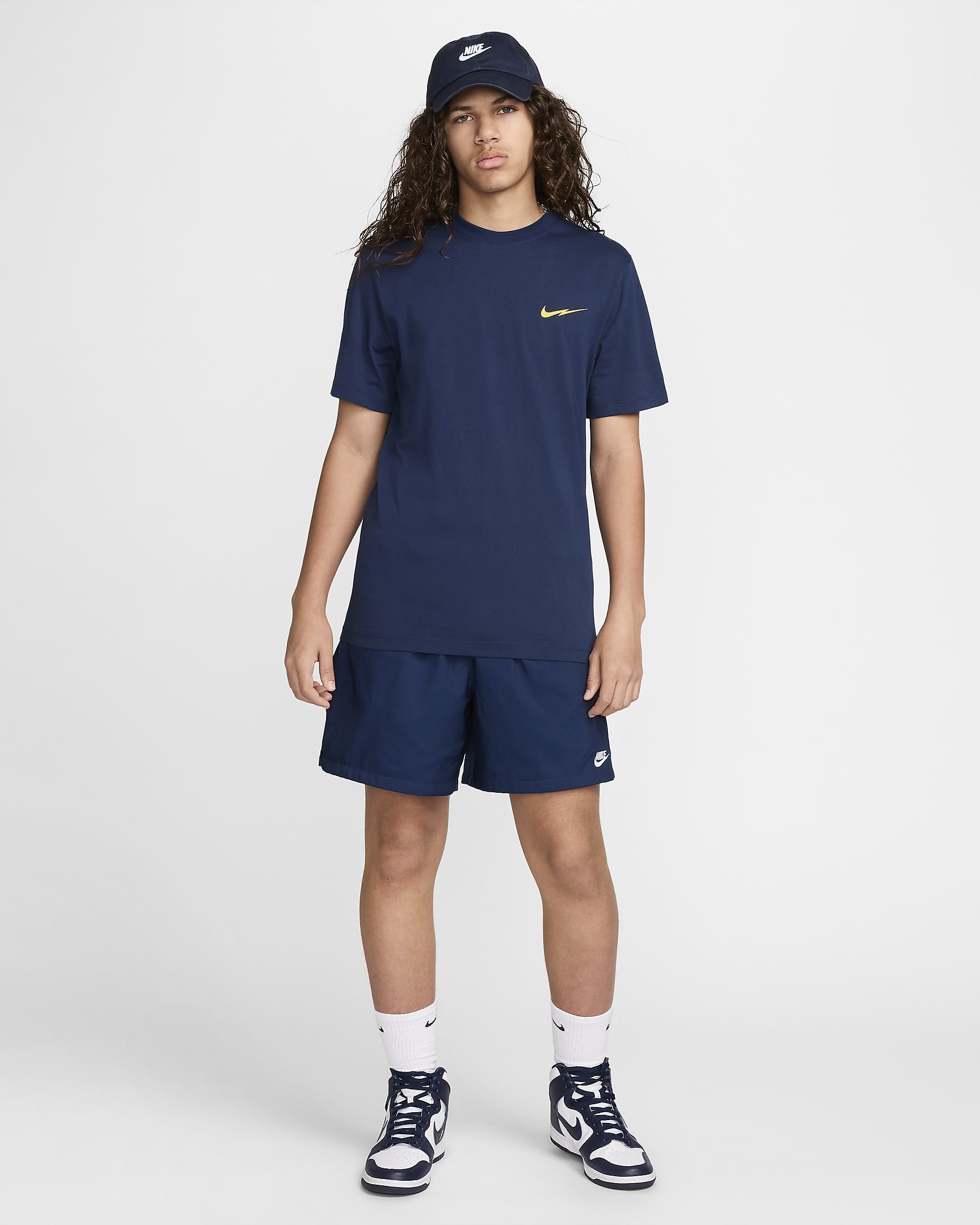 Nike Sportswear Men's T-Shirt - Midnight Navy