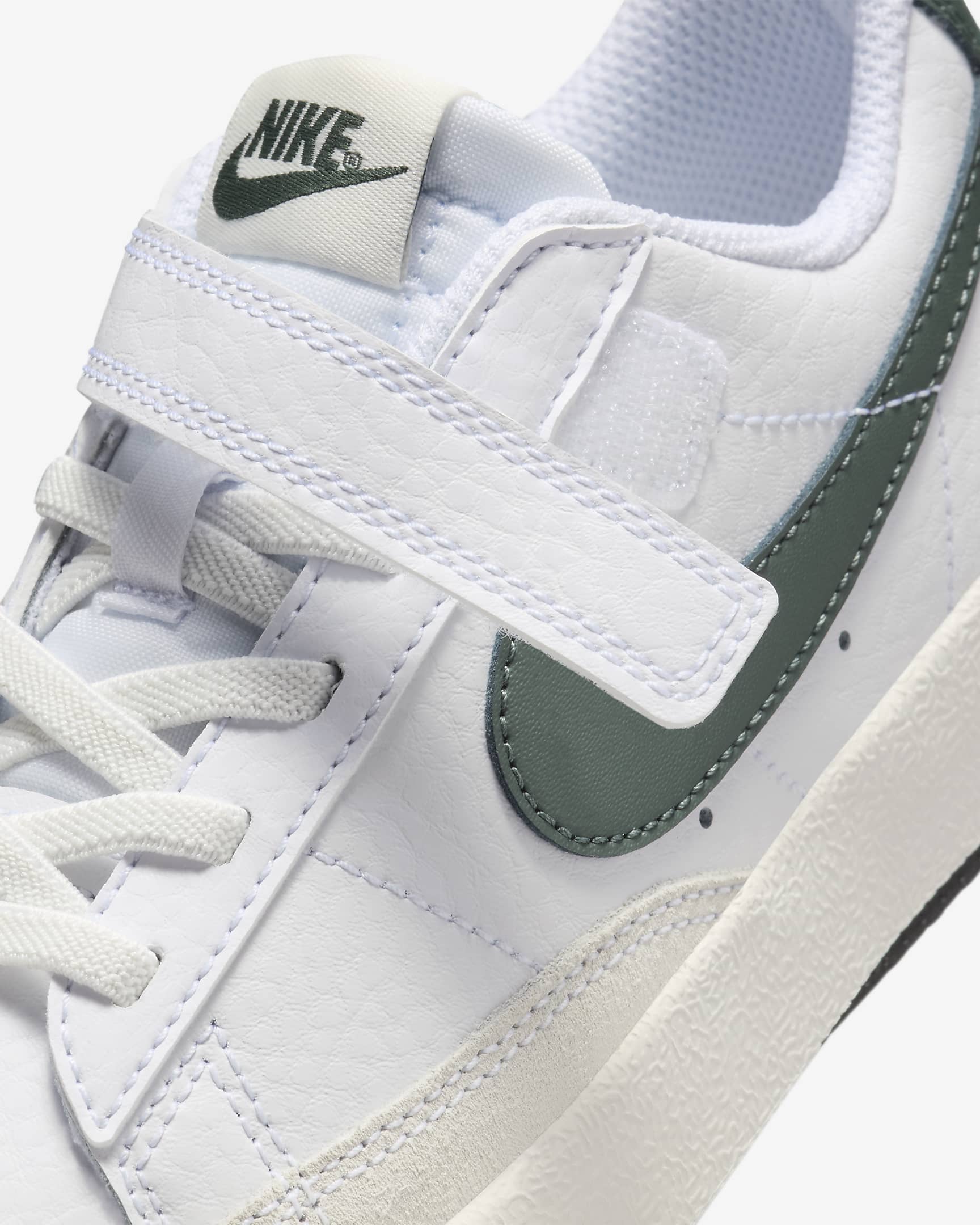 Nike Blazer Low '77 Younger Kids' Shoes - White/Sail/Vintage Green