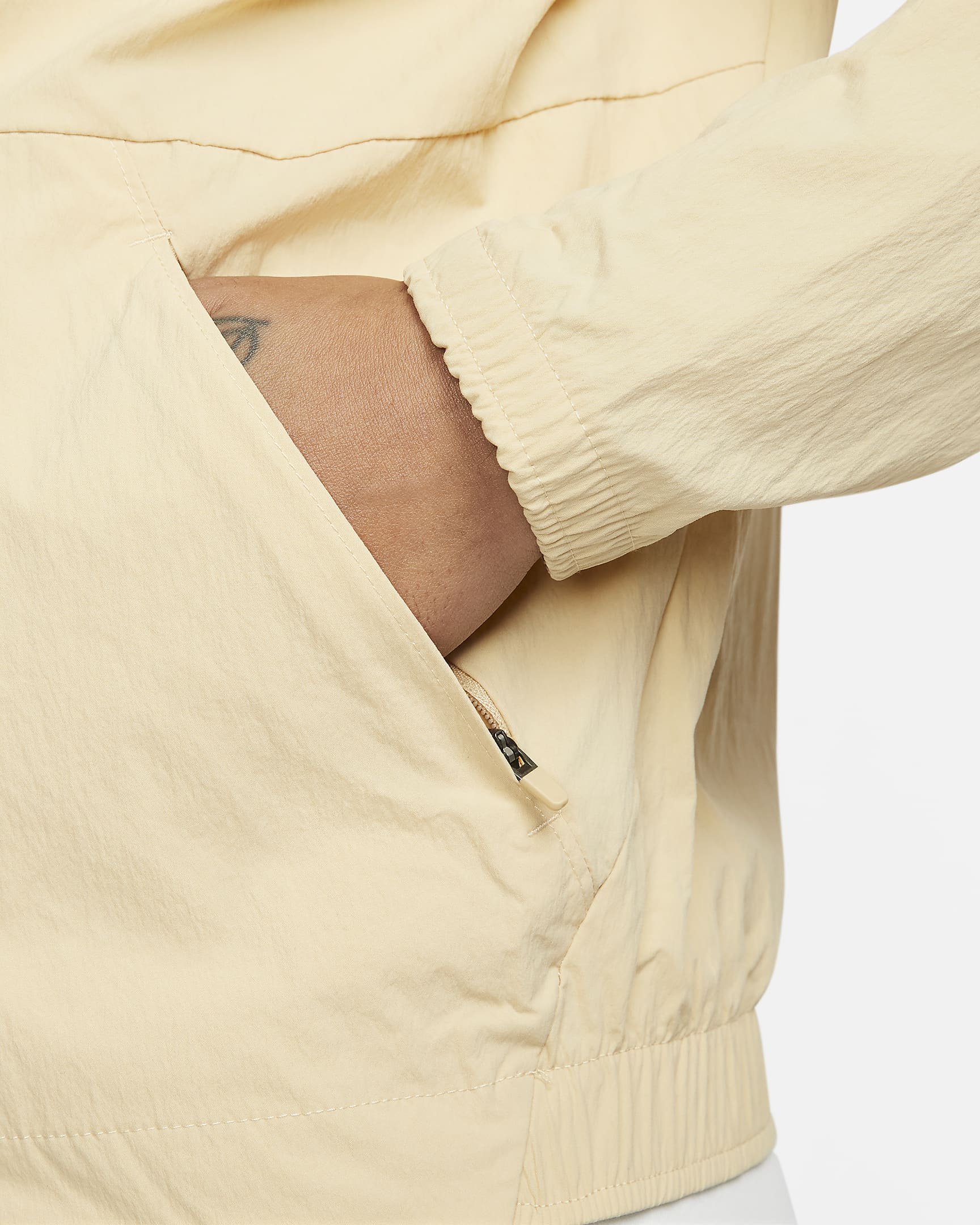 Chelsea F.C. Women's Nike DriFIT Woven Football Jacket. Nike UK