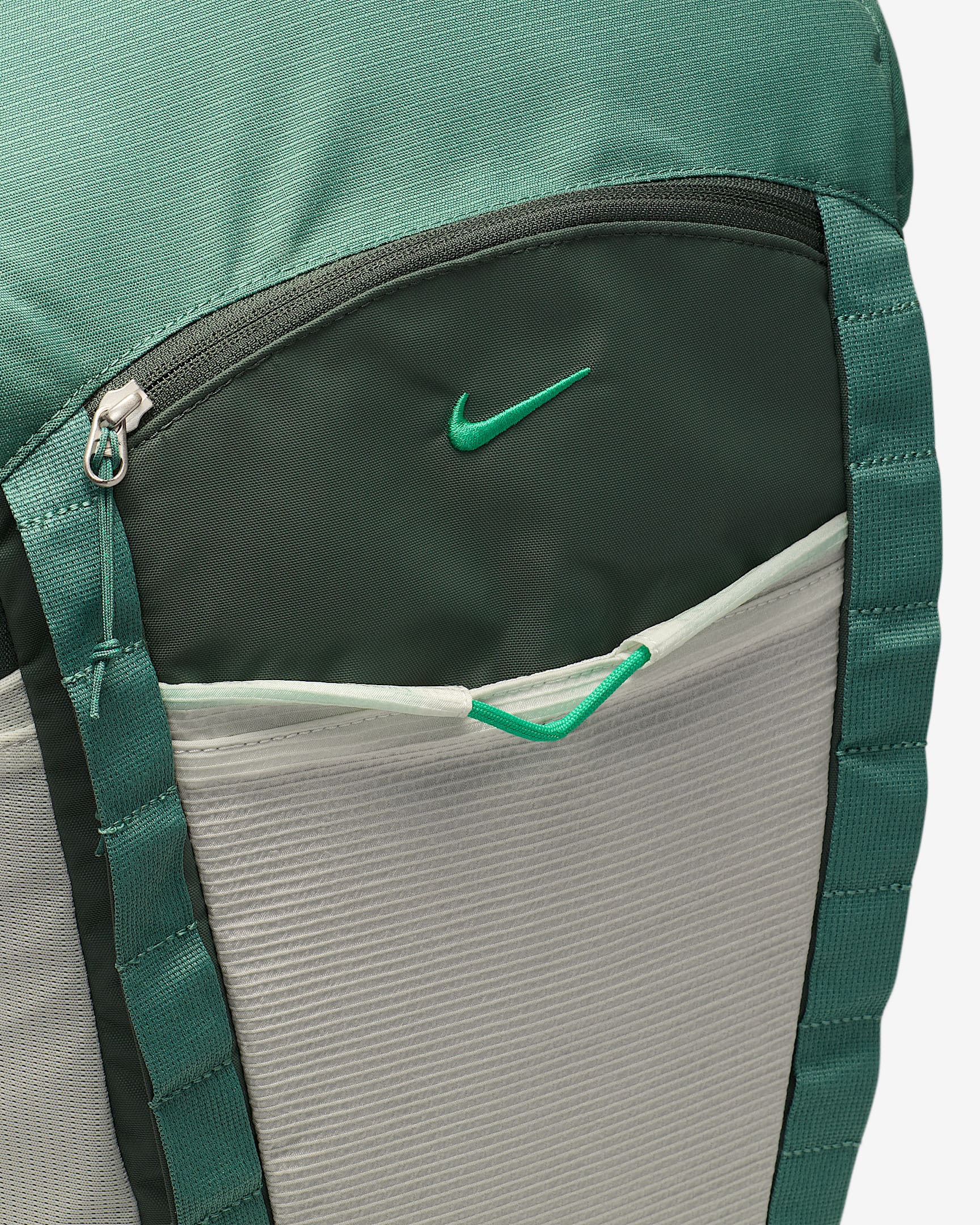Nike Hike Backpack (27L). Nike IE