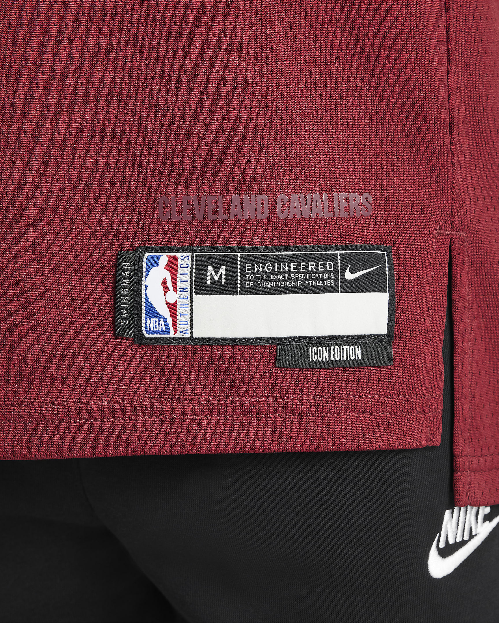 Cleveland Cavaliers 2023/24 Icon Edition Camiseta Swingman Nike Dri-FIT de la NBA - Niño - Team Red