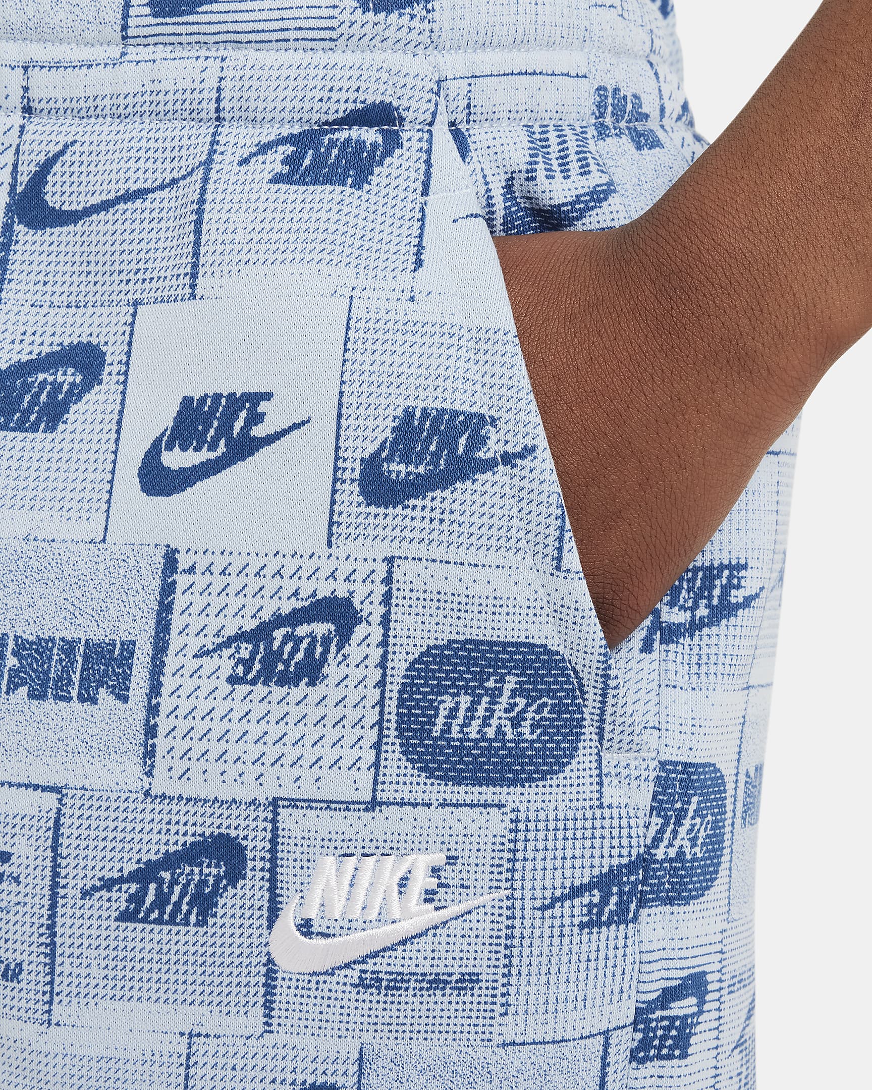 Shorts de French Terry para niños talla grande Nike Sportswear Club - Azul militar claro/Blanco