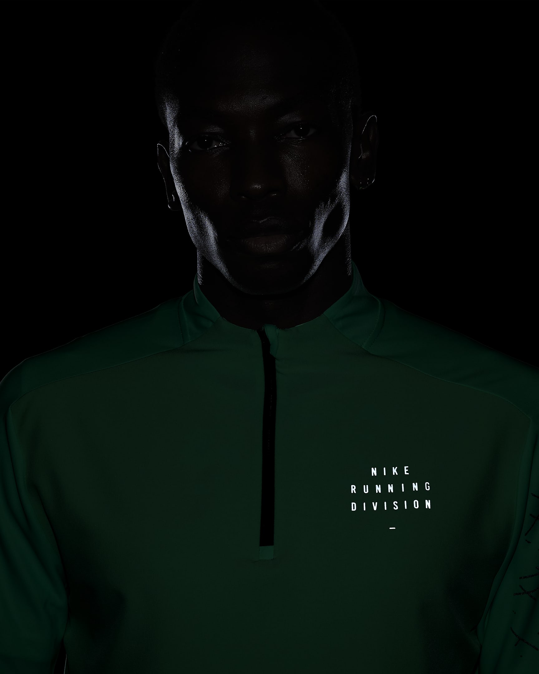 Nike Dri-FIT Run Division Flash løpeoverdel med glidelås i halsen til herre - Green Glow